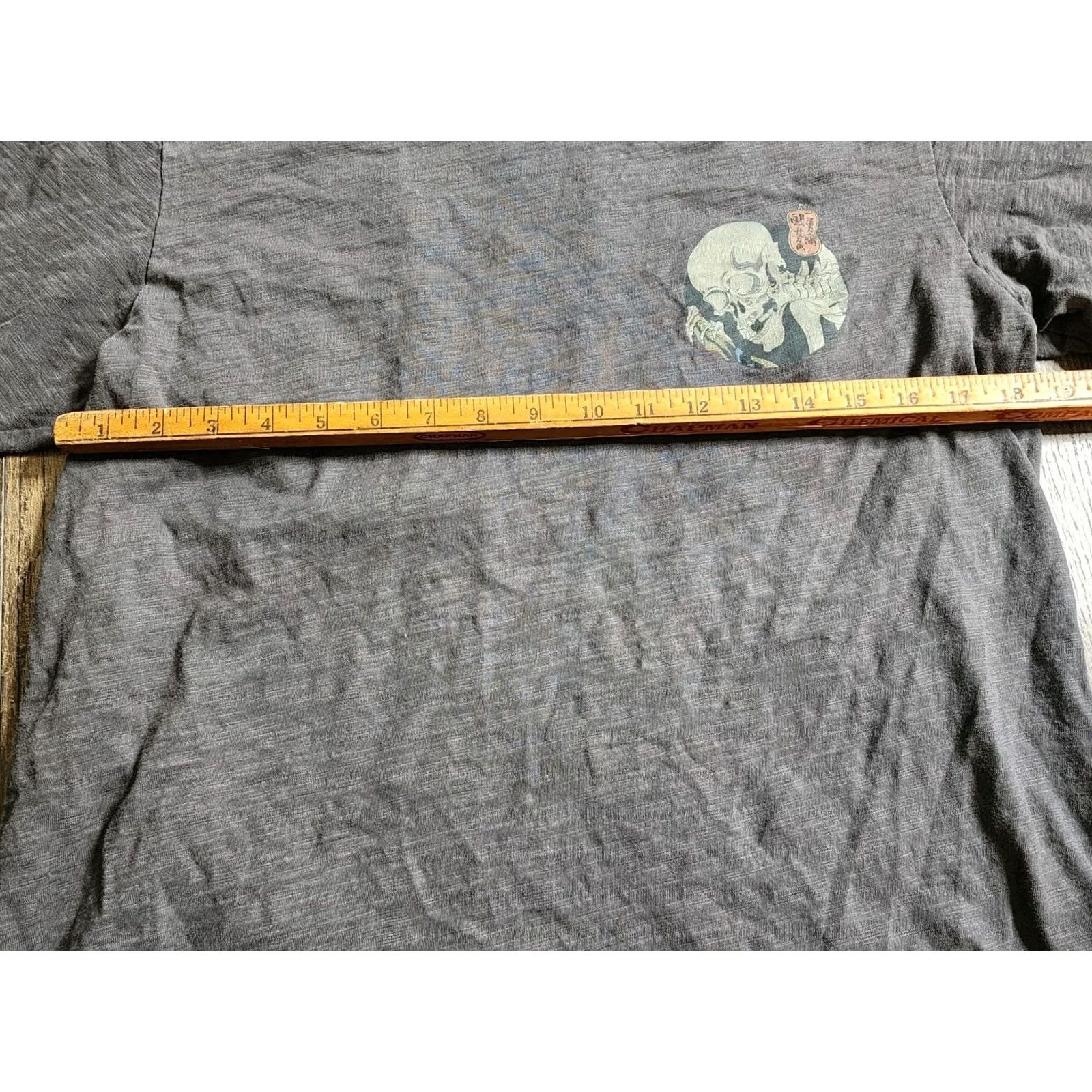 Uniqlo UNIQLO Mens M Ukiyo-e Museum of Fine Arts Boston UT Double Sided Skeleton T-Shirt Gray Cotton Crew Neck Short Sleeve Regular Size M Mens Size US M / EU 48-50 / 2 - 3 Thumbnail