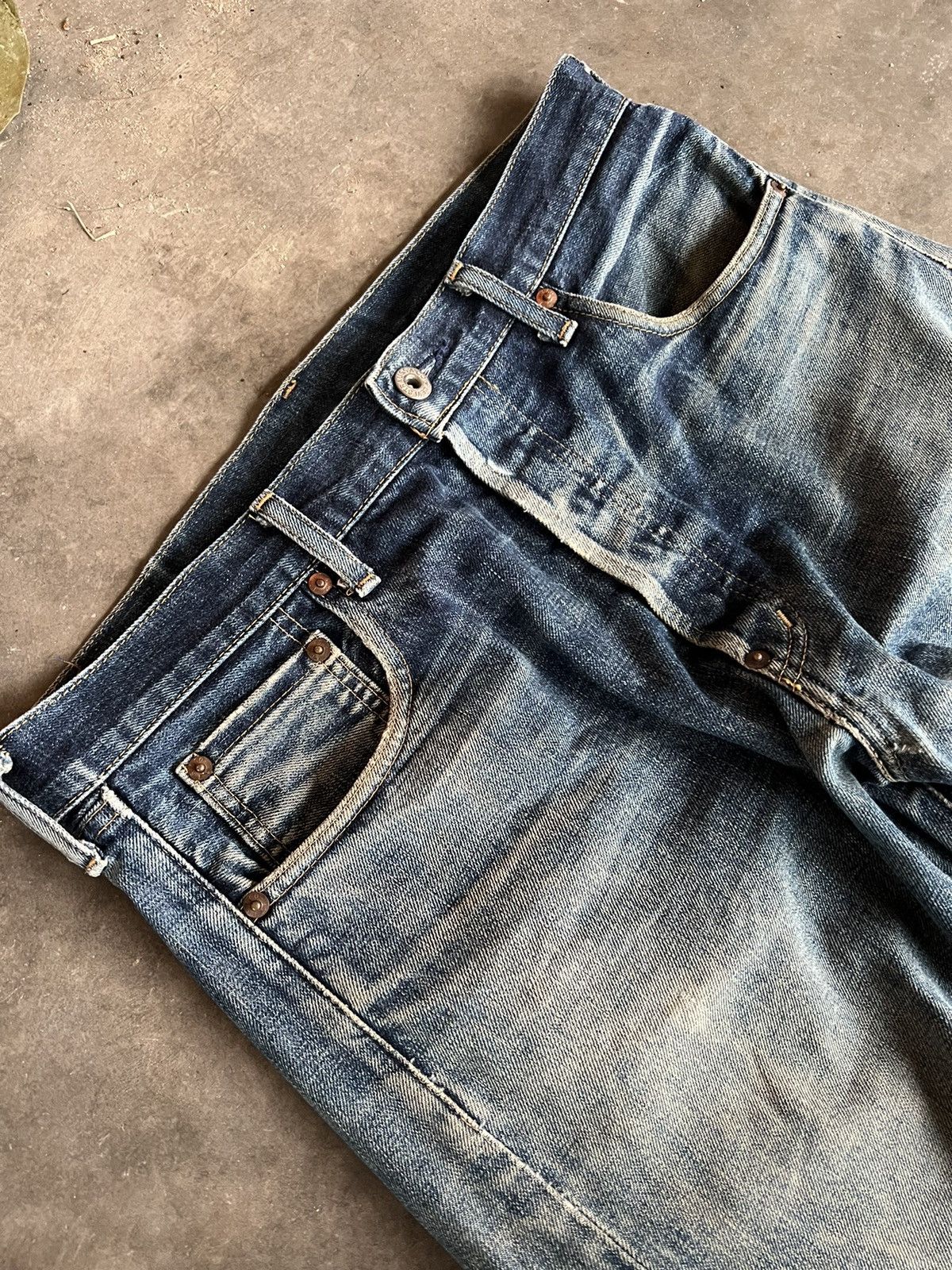 Levi's × Levi's Vintage Clothing VINTAGE LEVIS 702 BIG E SELVEDGE DISTRESSED JEANS Size US 32 / EU 48 - 7 Thumbnail
