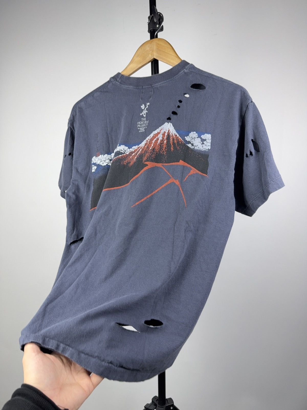 Japanese Brand Kume JP Tokyo Hokusai Fuji Graphic Distressed Tee Japan M Size US M / EU 48-50 / 2 - 13 Thumbnail