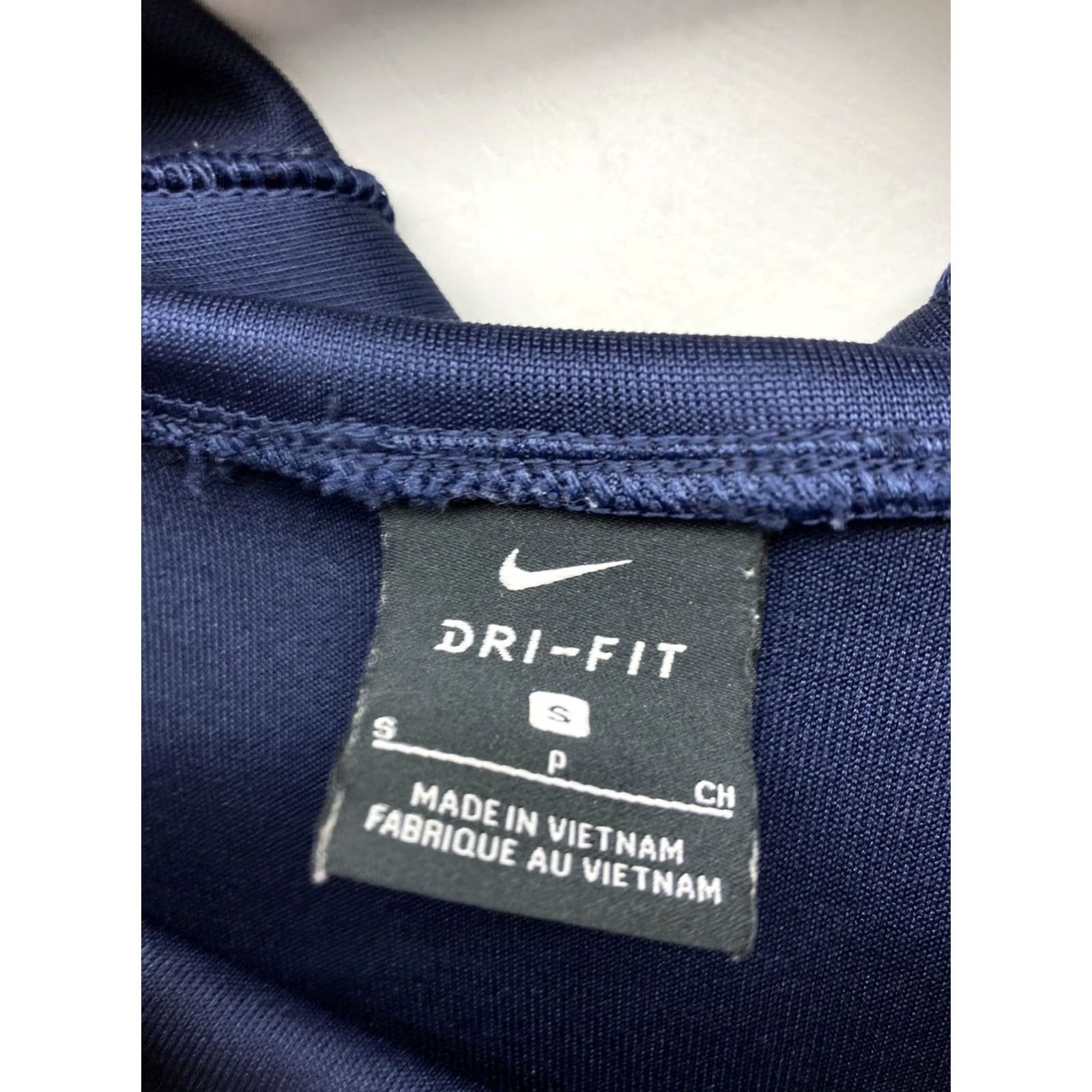 Nike VINTAGE Nike Bulldogs Sweatshirt Hoodie Men Sz Small Blue Short Sleeve Cowl Neck Dri-Fit Size US S / EU 44-46 / 1 - 5 Thumbnail