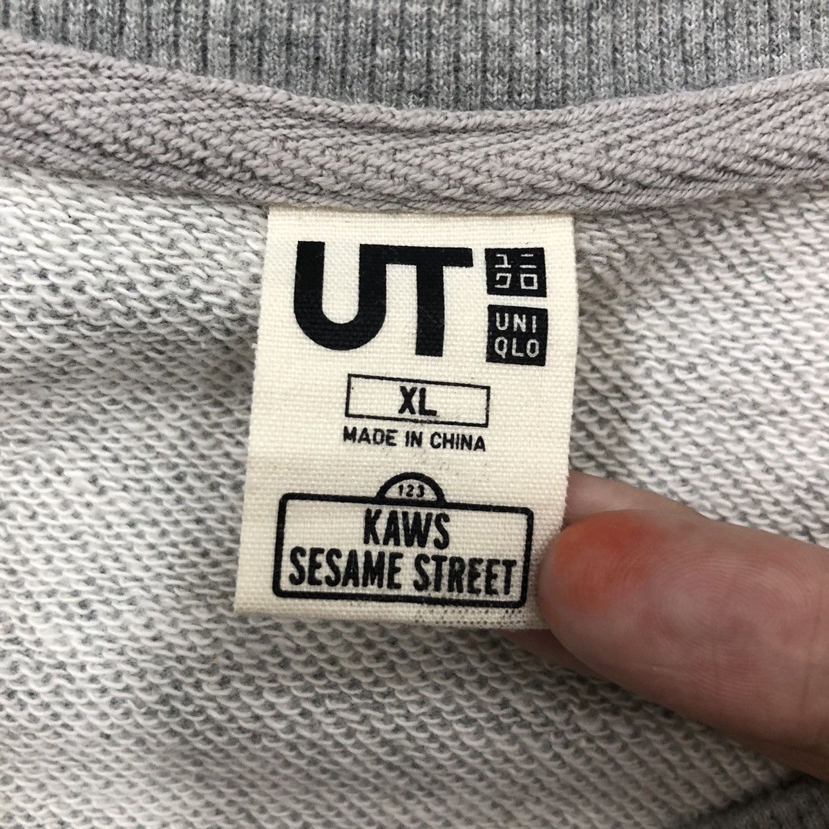 Kaws KAWS x Sesame Street Sweatshirt Big Logo Pullover Jumper Size US XL / EU 56 / 4 - 5 Thumbnail