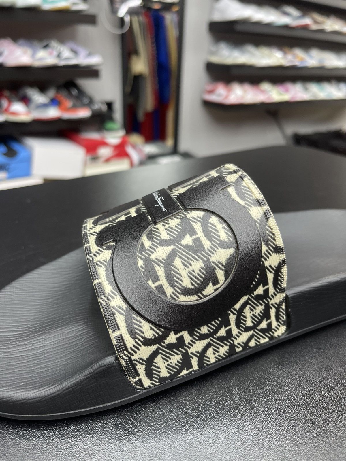 Salvatore Ferragamo Size 9 - Salvatore Ferragamo Groove 6 Gancini Slide Sandals Size US 9 / EU 42 - 5 Thumbnail