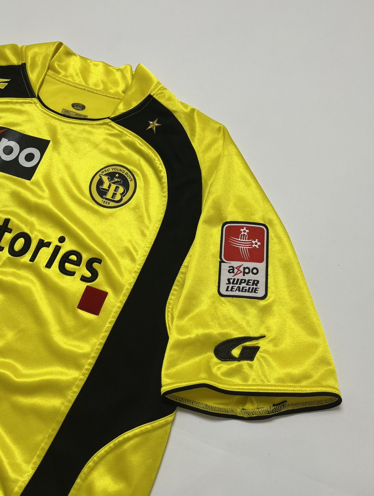 Vintage BSC Young Boys Gems Home Football Jersey Hodel #2 Size US L / EU 52-54 / 3 - 5 Thumbnail