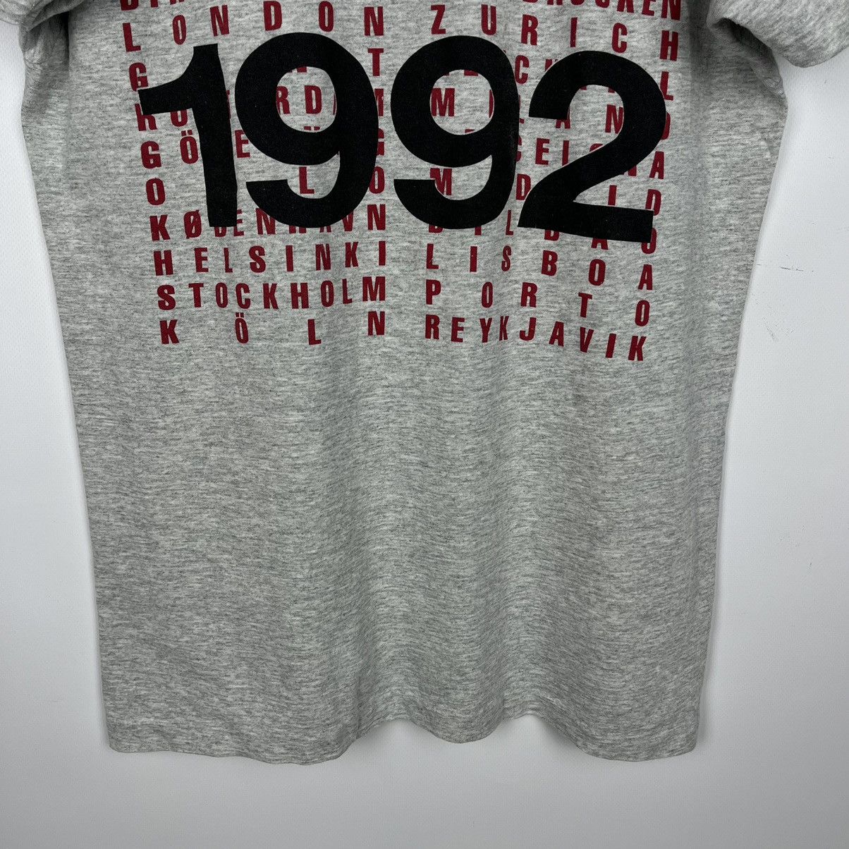 Band Tees Vintage Bryan Adams Waking Up the world tour band tee 1991 Size US L / EU 52-54 / 3 - 22 Thumbnail