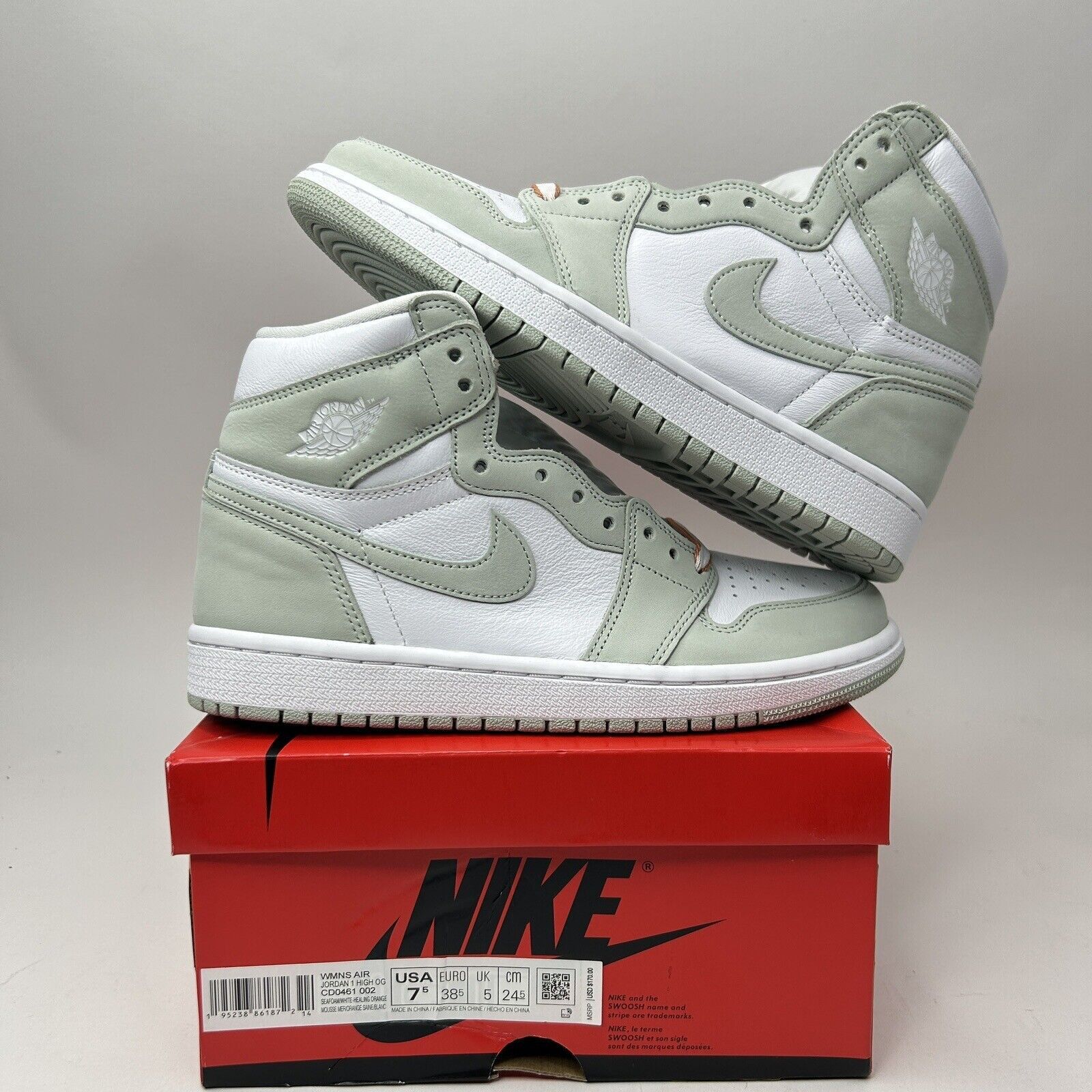 Jordan Brand Nike Air Jordan 1 Retro High OG WMNS “Seafoam” 2023 Size US 7.5 / IT 37.5 - 1 Thumbnail