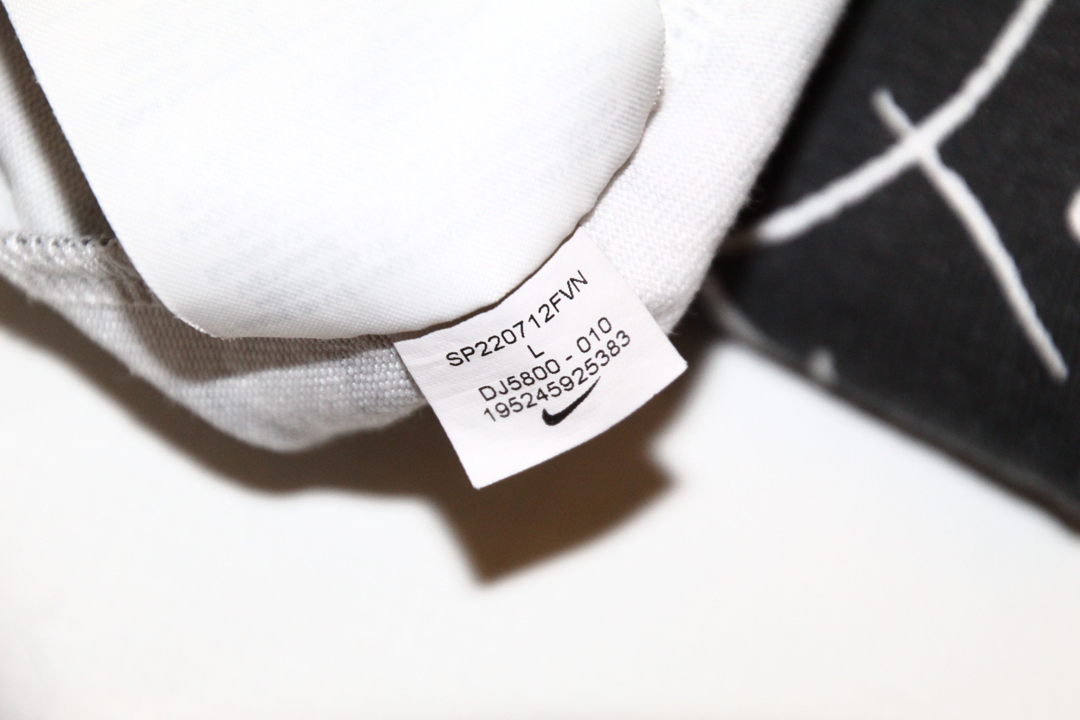 Nike ACG Nike ACG photo collage all over print loose fit l/s t-shirt Size US XL / EU 56 / 4 - 11 Thumbnail