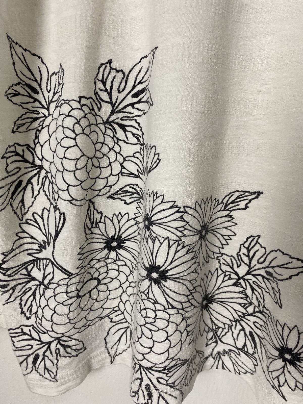 20471120 × Japanese Brand × Vintage Sukajan Koi Sakura Embroidered Japan Tee Size US XL / EU 56 / 4 - 3 Thumbnail