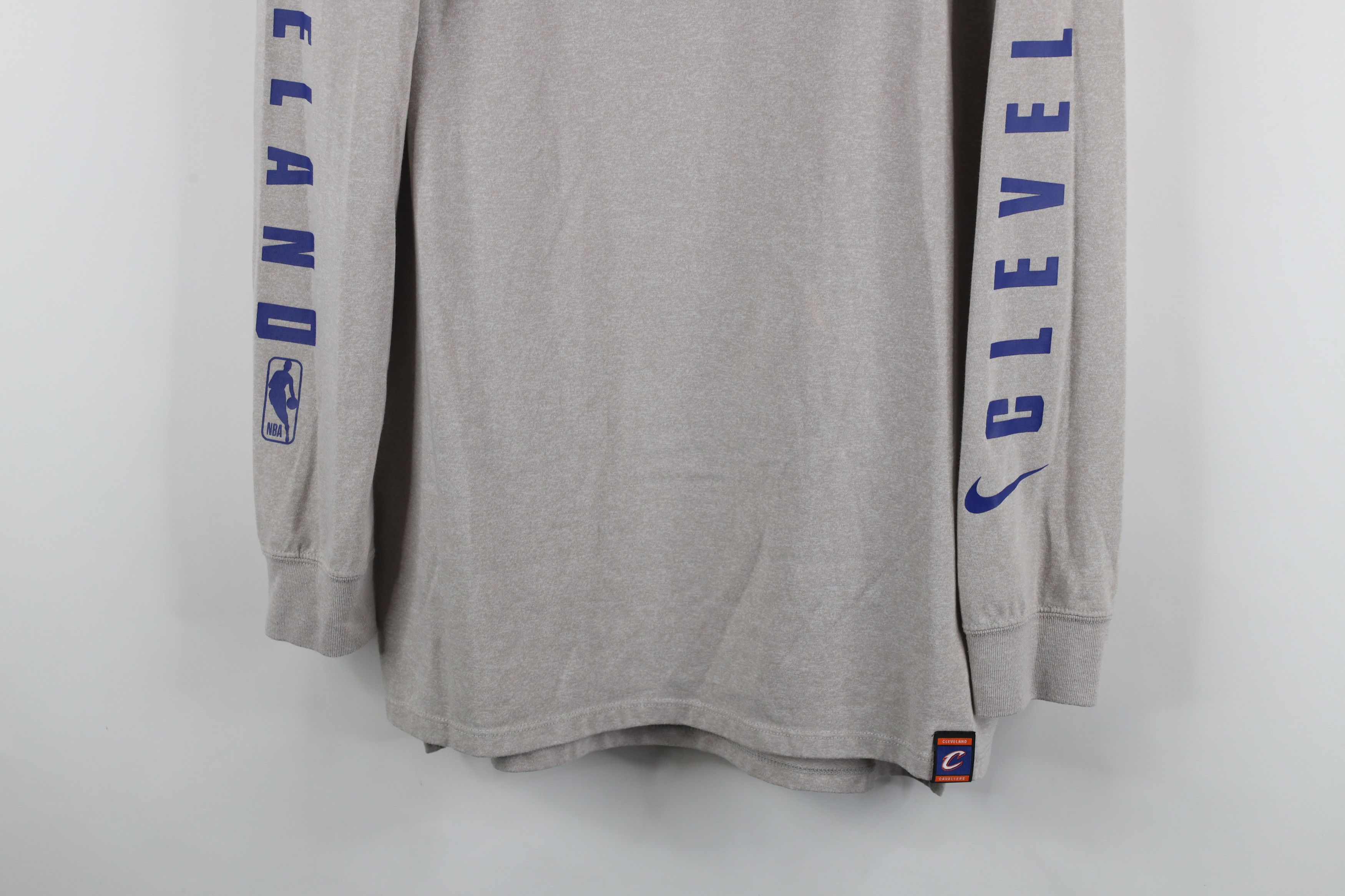 Nike × Vintage Nike NBA Cleveland Cavaliers Basketball Long Sleeve T-Shirt Size US M / EU 48-50 / 2 - 3 Thumbnail