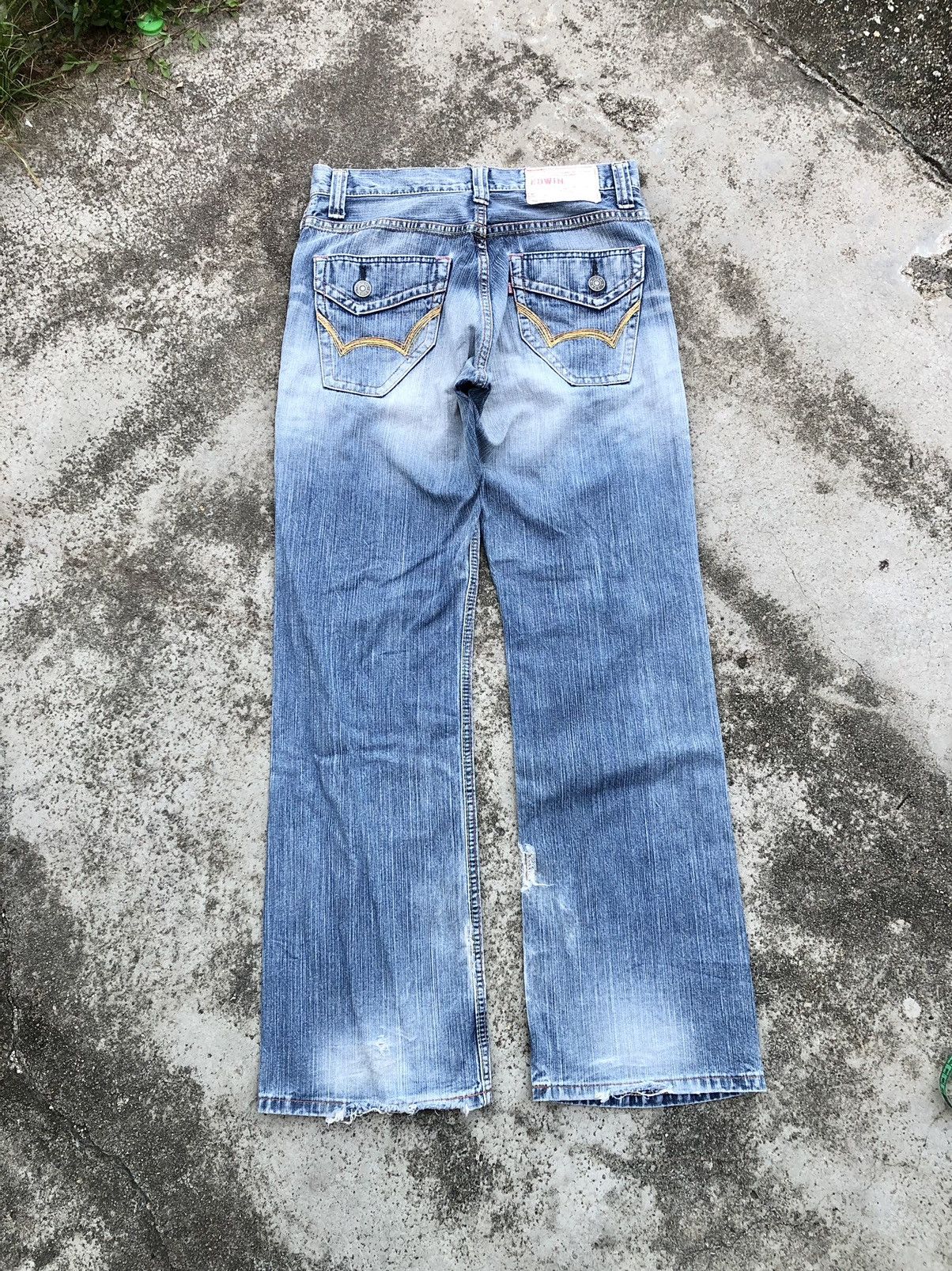 Edwin FLARED VINTAGE EDWIN DISTRESSED DENIM Size US 31 - 4 Thumbnail