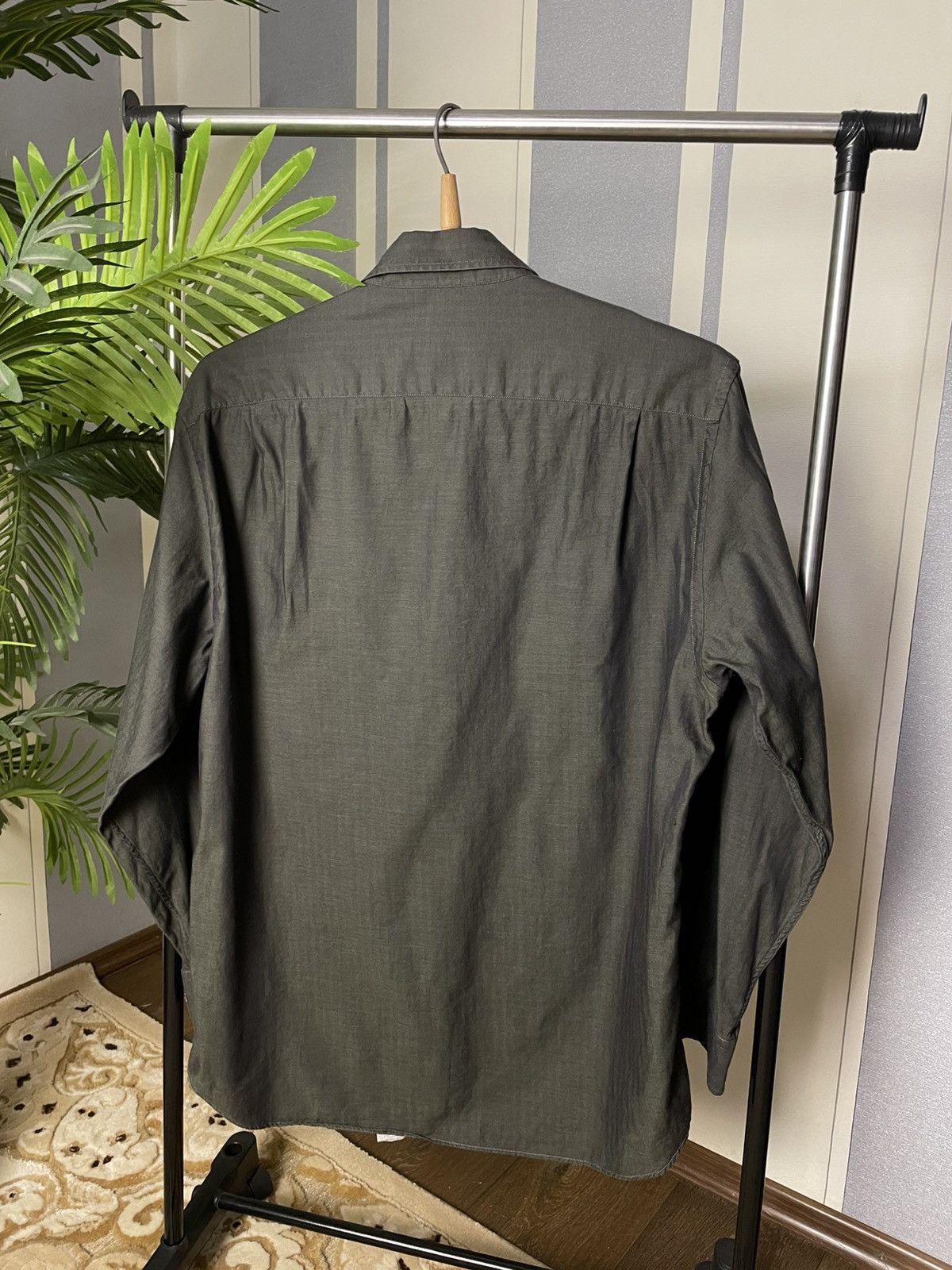 Valentino Vintage Valentino Men’s Pocket logo Shirt Size 43/17 Size US L / EU 52-54 / 3 - 3 Thumbnail