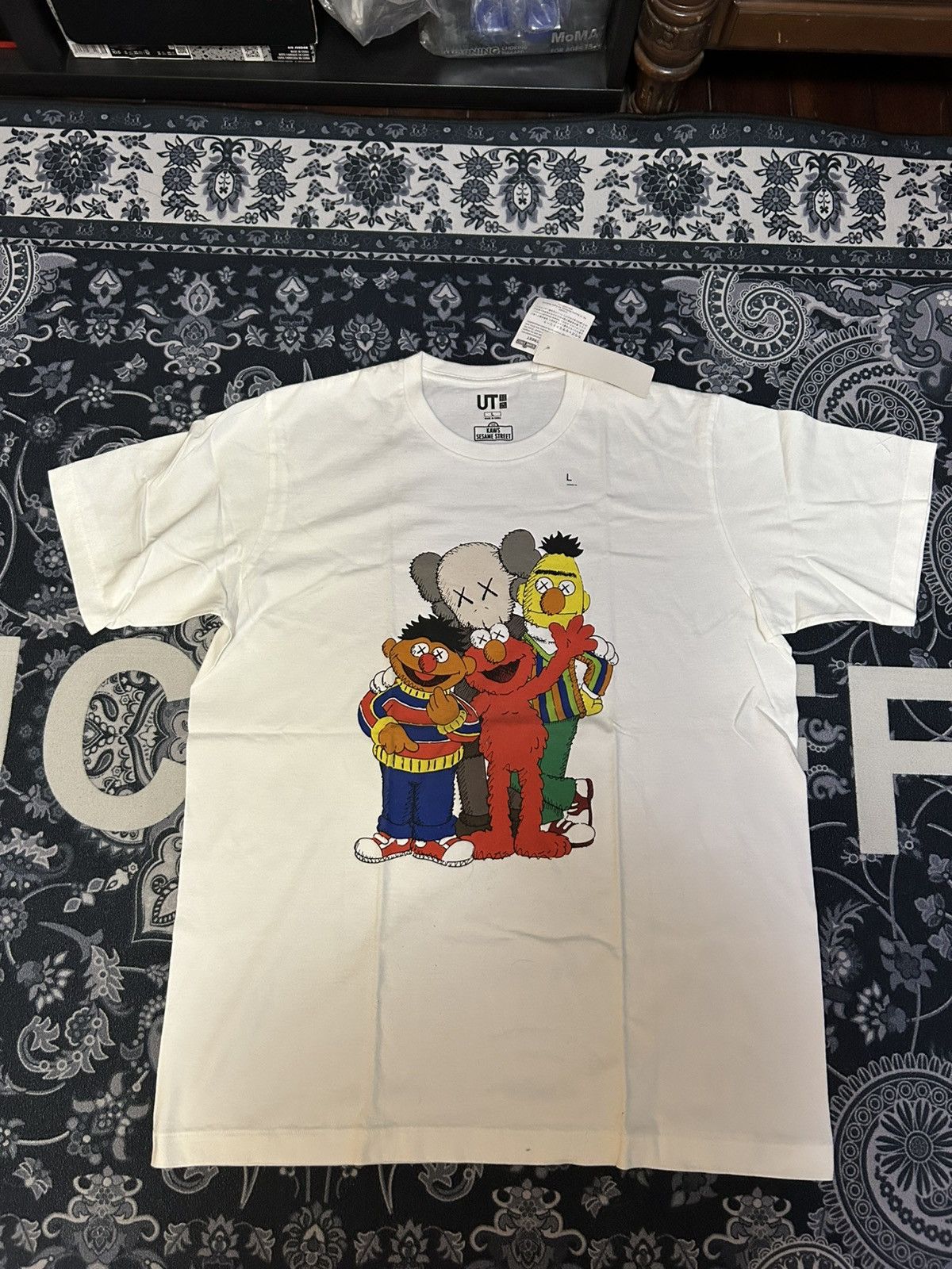 Kaws × Uniqlo Uniqlo x Kaws x Sesame t shirt Size US L / EU 52-54 / 3 - 2 Thumbnail