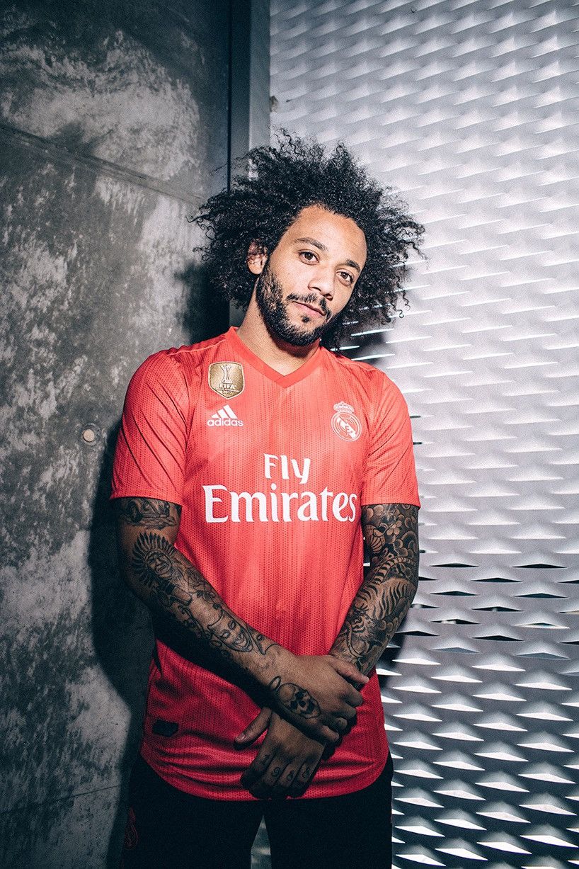 Adidas Adidas x Parley 2018-19 Real Madrid Third Shirt rare grail Size US M / EU 48-50 / 2 - 12 Thumbnail