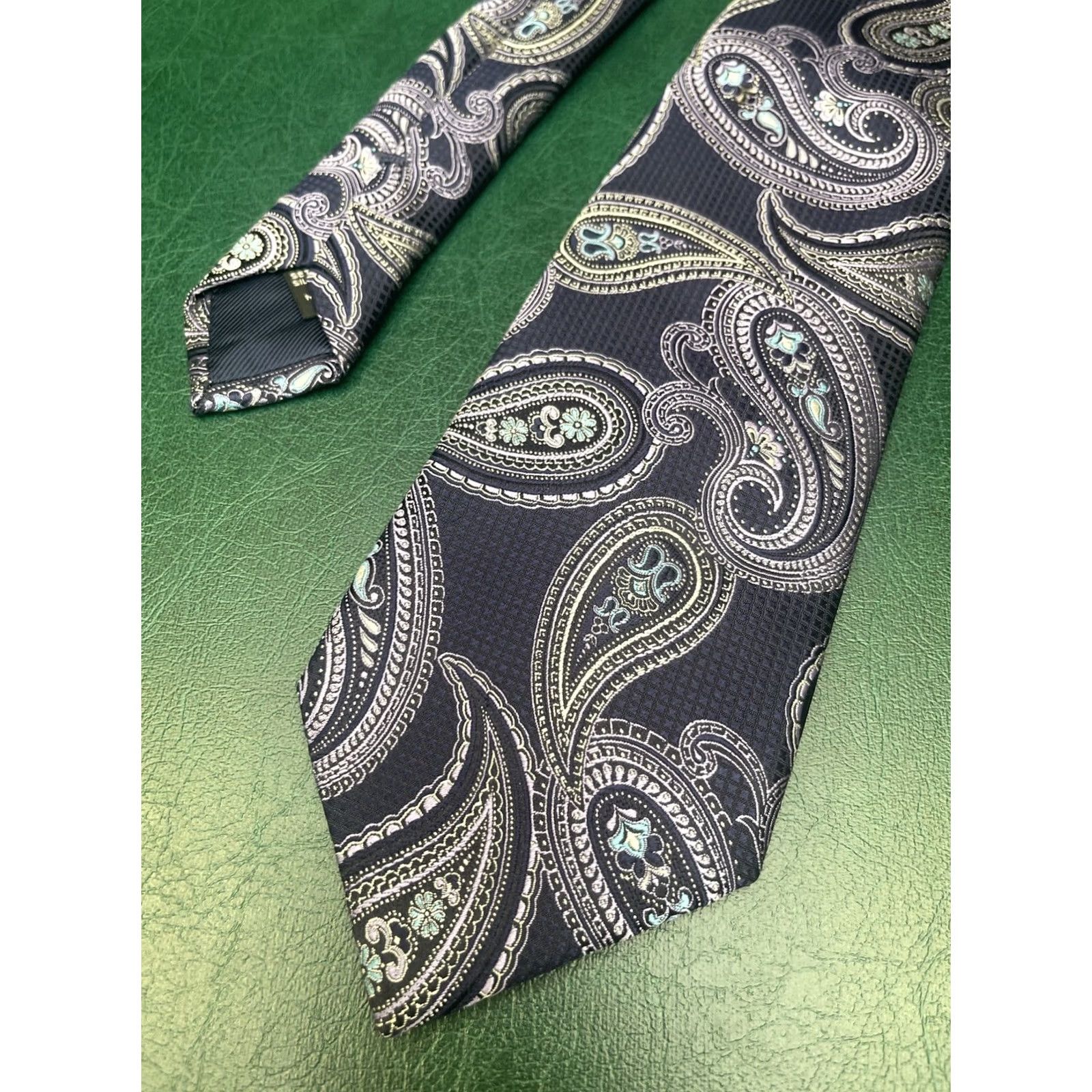 Ermenegildo Zegna Ermenegildo Zegna Tie Purple Silk Paisley Italy Made Luxury 3.5x59” Mens Size ONE SIZE - 2 Thumbnail