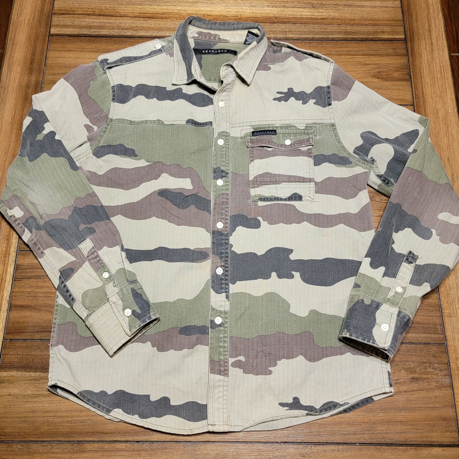 Sean John Sean John Green Camo Full Button Shacket - Size Medium Size US M / EU 48-50 / 2 - 1 Thumbnail