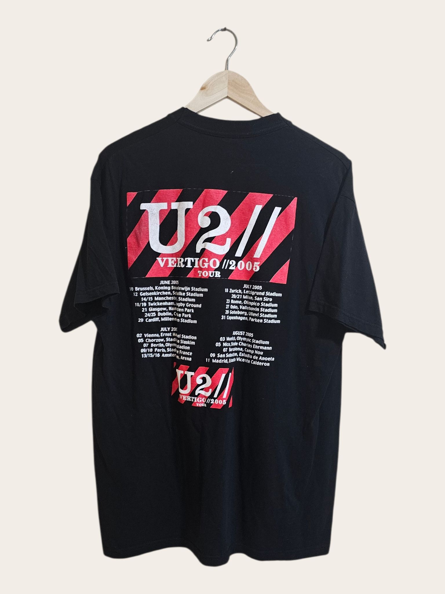 Band Tees U2 Vertigo Tour 2005 Tee Size US L / EU 52-54 / 3 - 3 Thumbnail