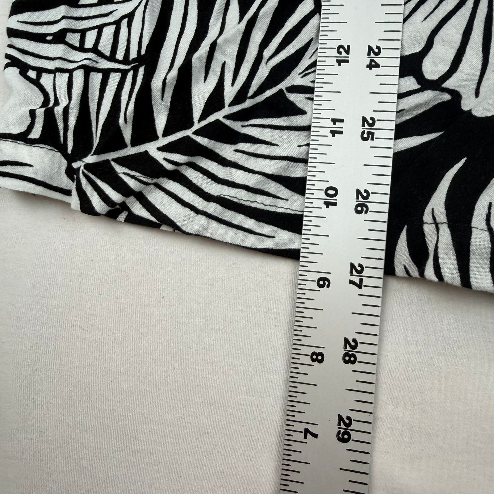 Chubbies Chubbies Medium Hawaiian Shirt Black White Floral Print Size US M / EU 48-50 / 2 - 5 Thumbnail