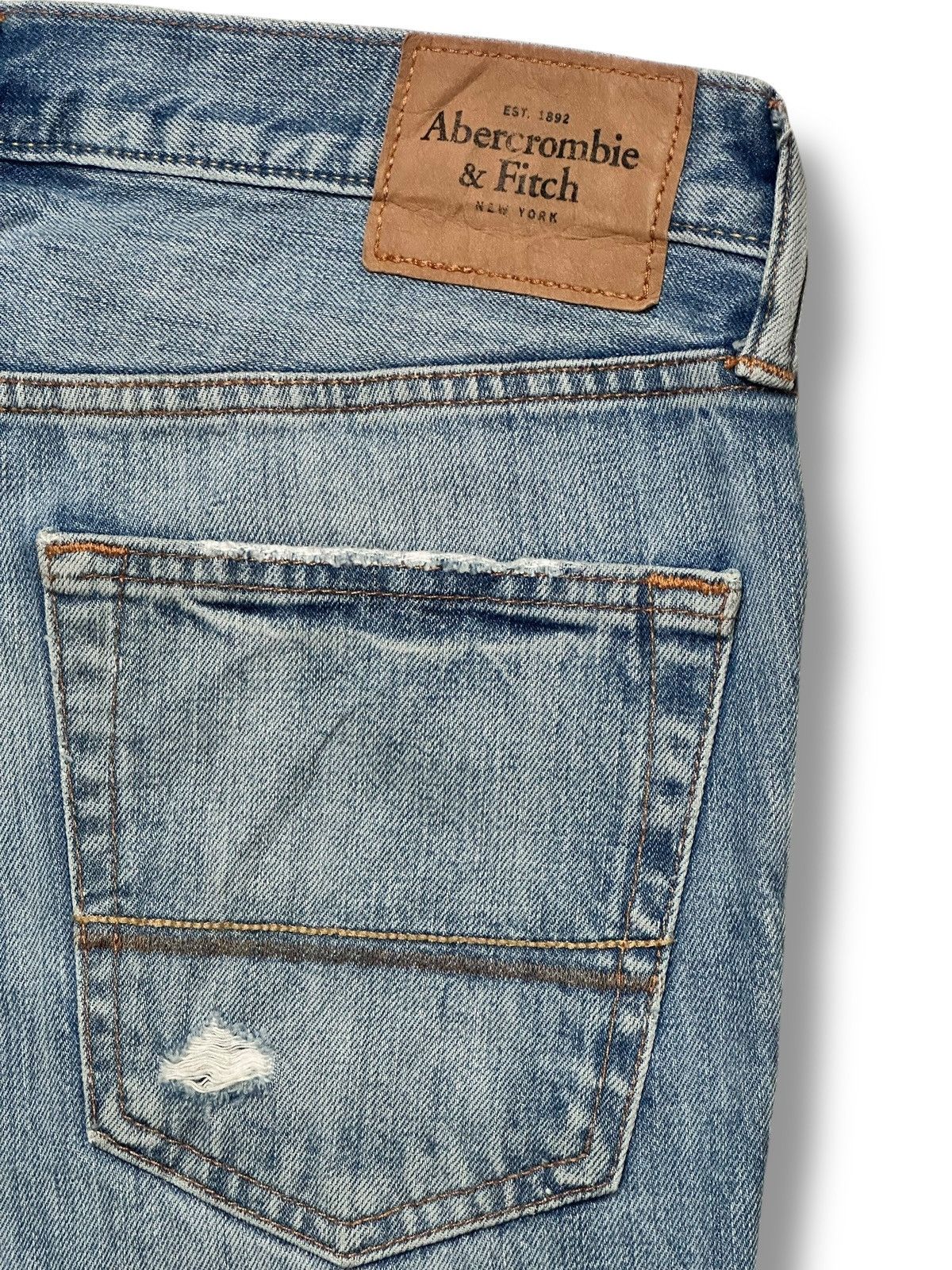 Abercrombie & Fitch Abercrombie & Fitch Distressed Light BlueWash Jeans & Faded Size US 33 - 8 Thumbnail