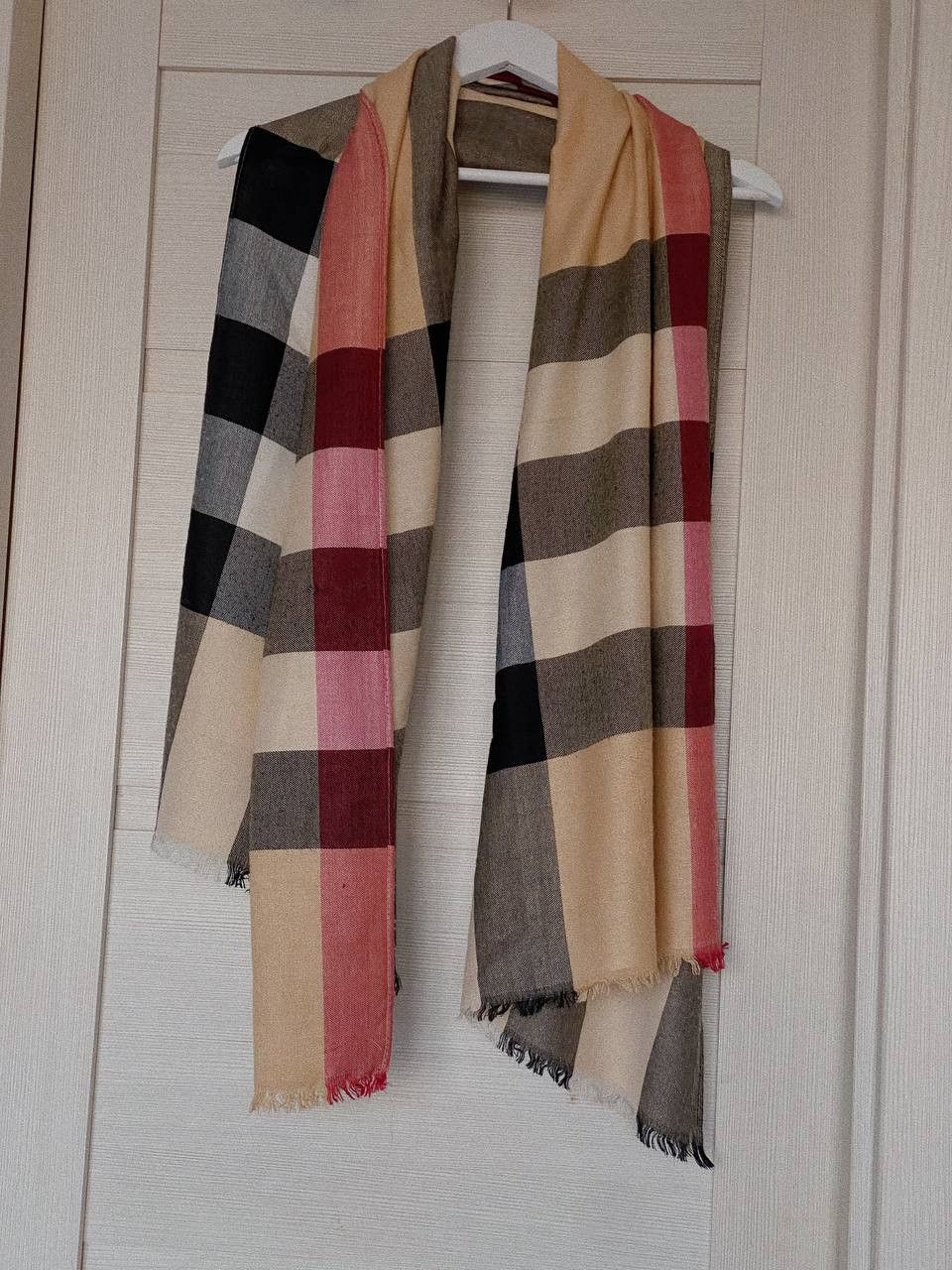 Burberry Burberry Cashmere Scarf Shawl Nova Check Beige Size ONE SIZE - 1 Thumbnail