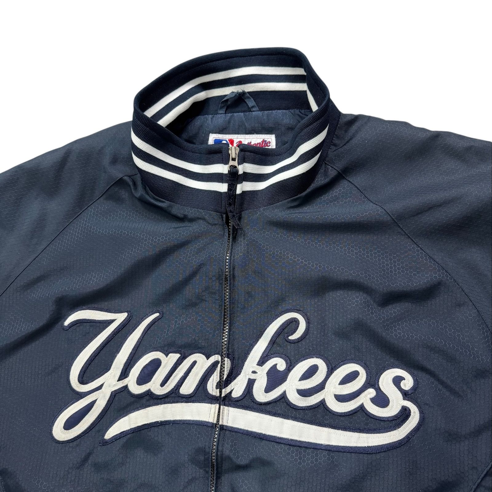 MLB VTG MLB NEW YORK YANKEES MAJESTIC AUTHENTIC DUGOUT JACKET Size US XXL / EU 58 / 5 - 2 Thumbnail