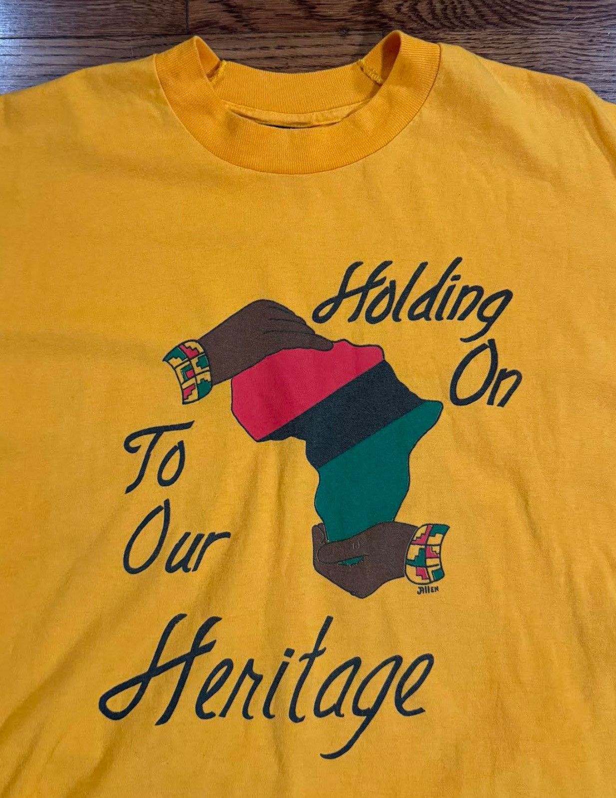 Vintage Vintage Holding On To Our Heritage HBCU T Shirt (Size XL) Size US XL / EU 56 / 4 - 4 Thumbnail