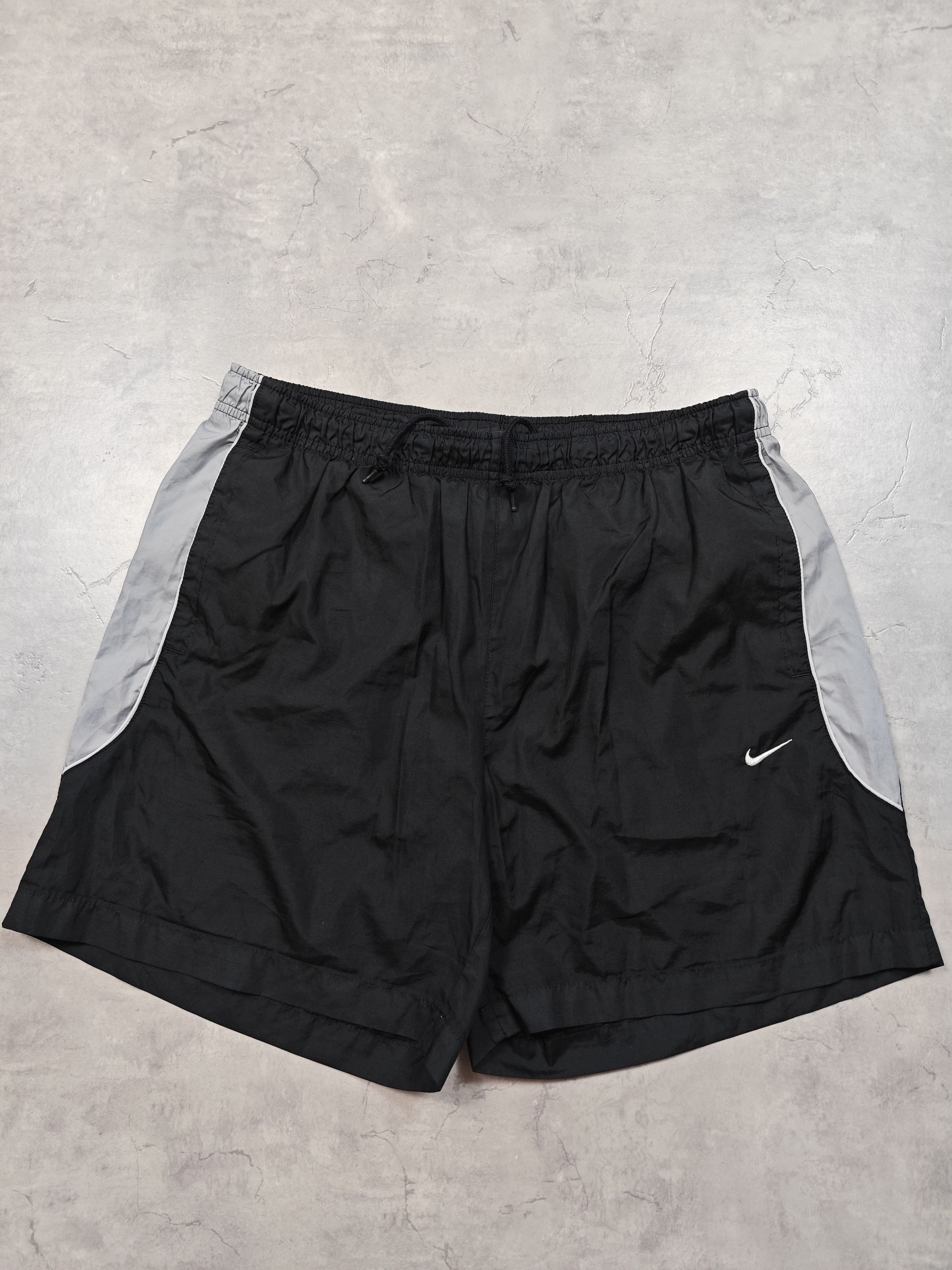 Nike Nike Vintage Shorts Size US 34 / EU 50 - 1 Thumbnail