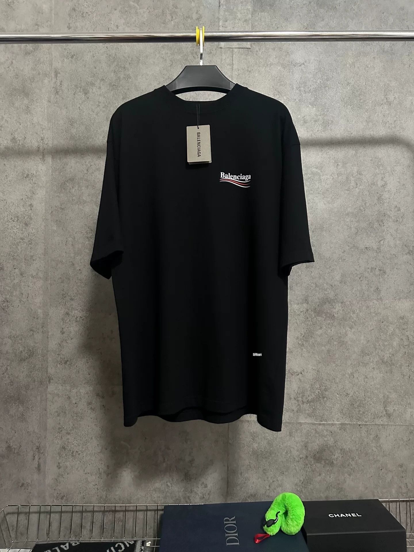 Balenciaga Balenciaga Coca-Cola Logo Print Short-Sleeve T-Shirt Size US M / EU 48-50 / 2 - 1 Thumbnail