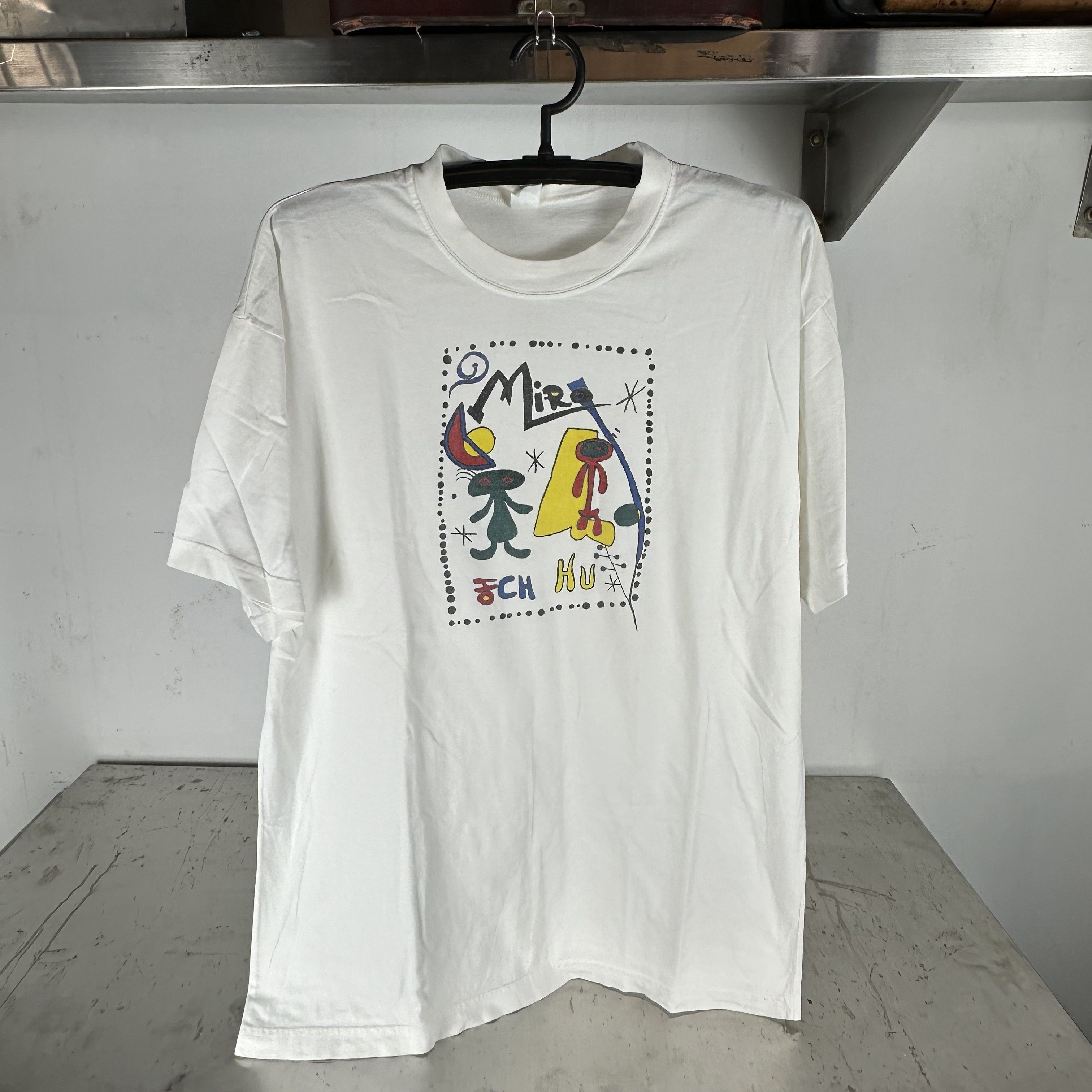 Vintage Vintage 90s Joan Miro Abstract Artwork Graphic T-Shirt Size US L / EU 52-54 / 3 - 1 Thumbnail