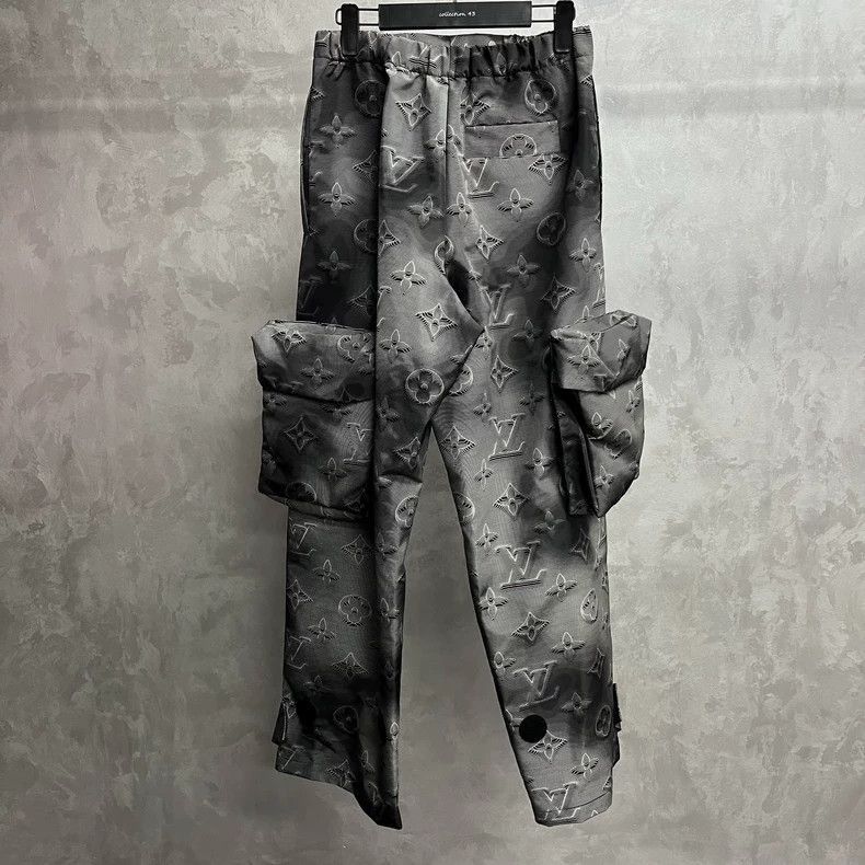 Louis Vuitton louis vuitton's latest grey detachable vertical pocket stan Size US 36 / EU 52 - 2 Thumbnail