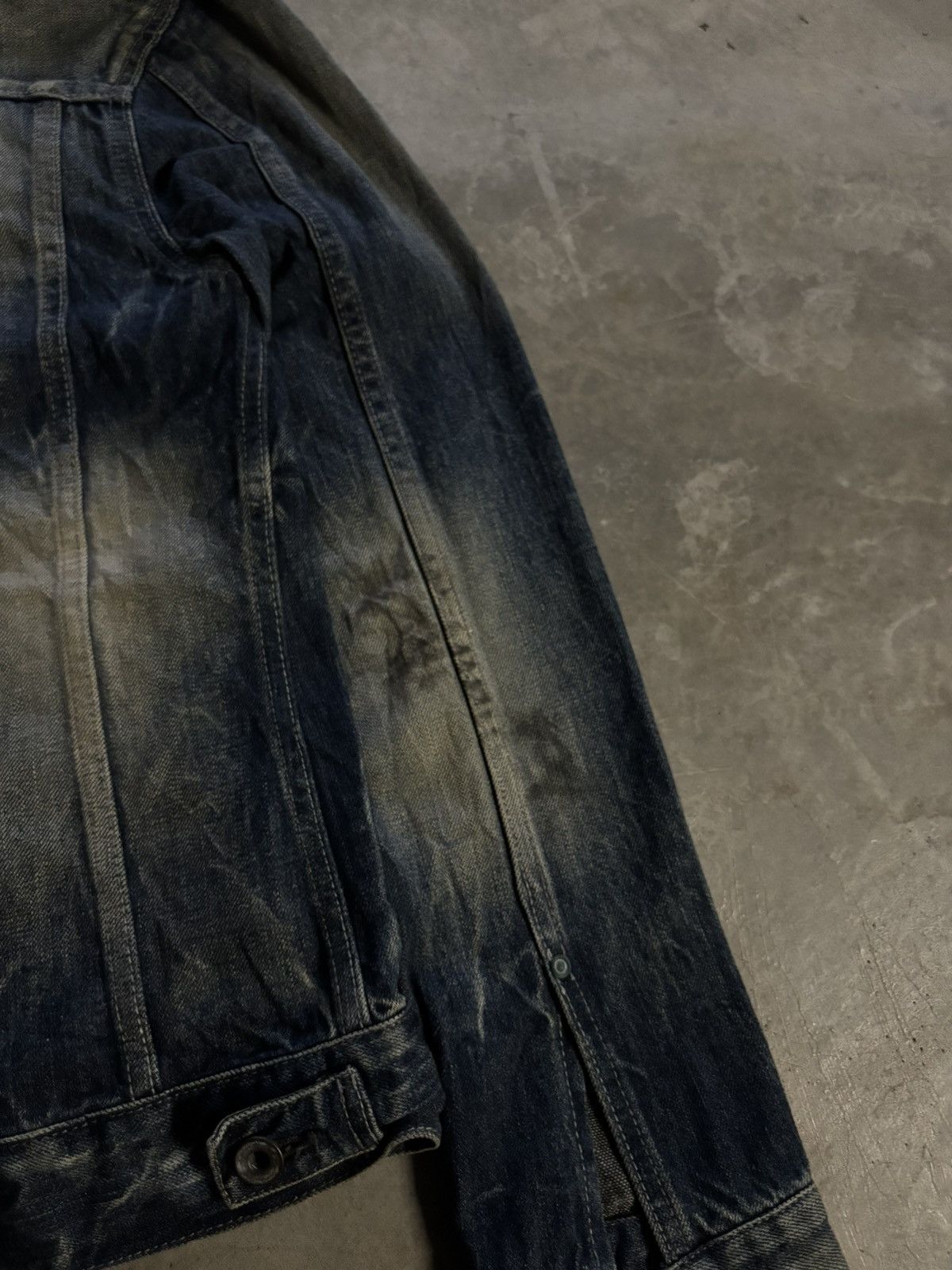 GOSTAR DE FUGA GOSTAR DE FUGA denim jacket trucker distressed mudwash oil Size US XS / EU 42 / 0 - 13 Thumbnail