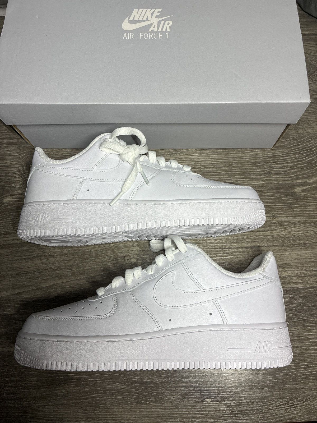 Nike WHITE AIRFORCES Size US 9 / EU 42 - 5 Thumbnail
