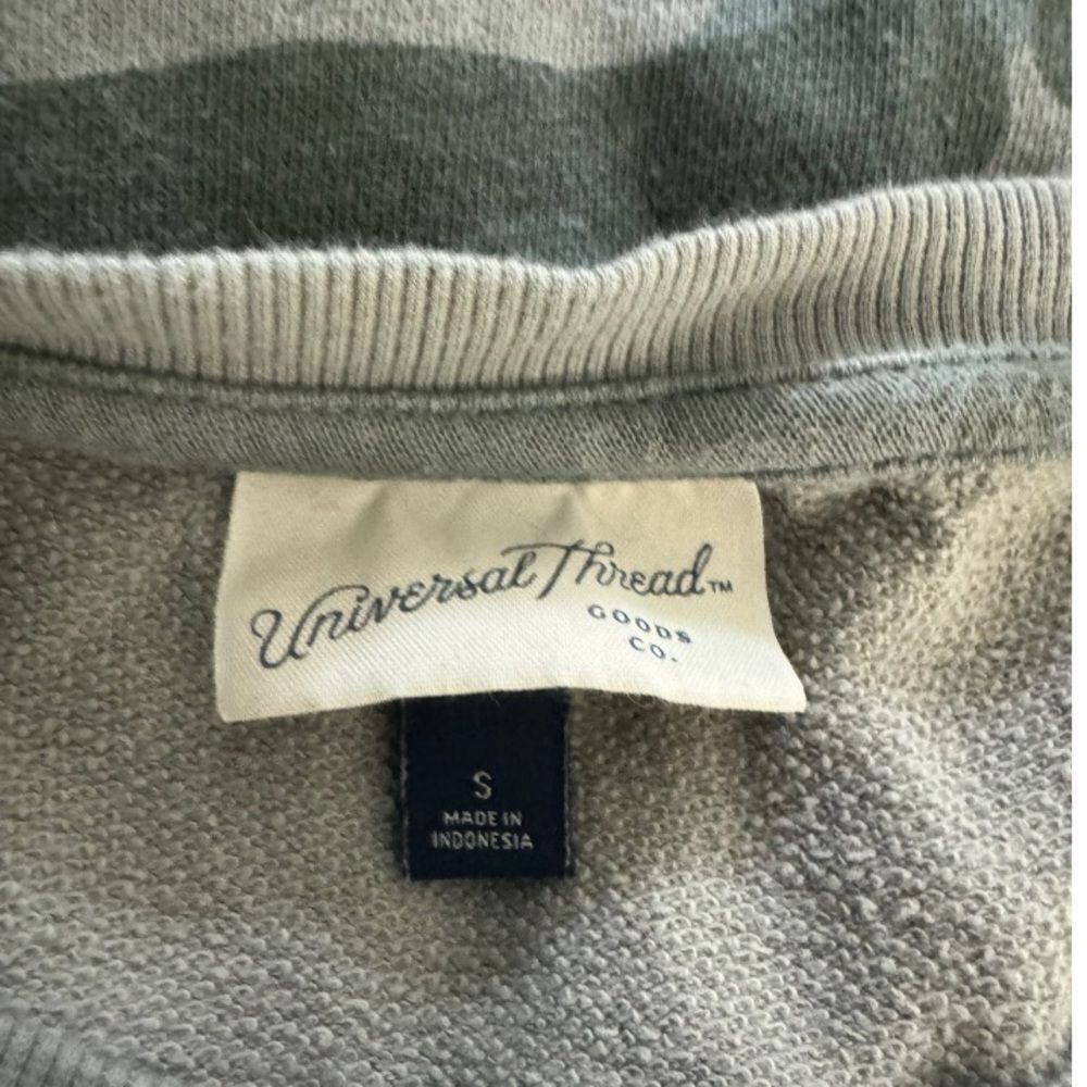 Other Universal Thread Women’s Camo Print Crewneck Sweatshirt Size Size S / US 4 / IT 40 - 4 Thumbnail