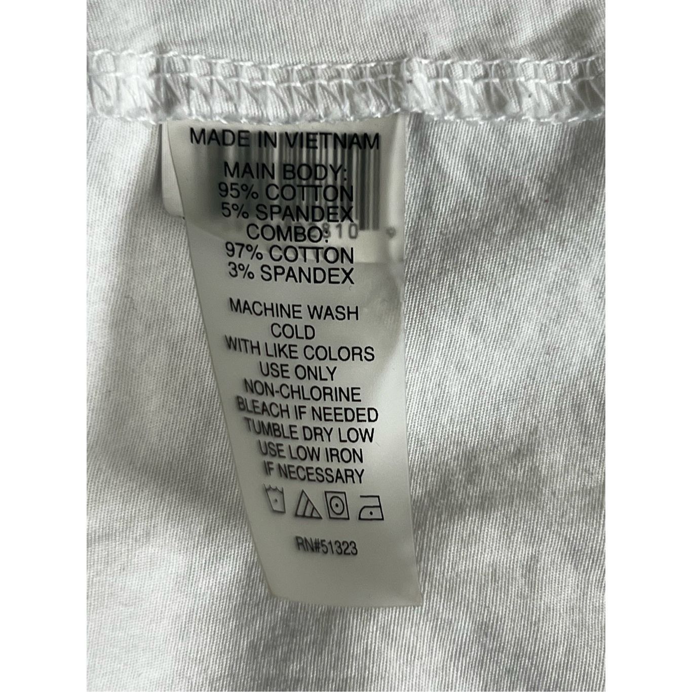Vince Camuto Two by Vince Camuto Sweatshirt with White Faux Shirt Lining Size L / US 10 / IT 46 - 5 Thumbnail