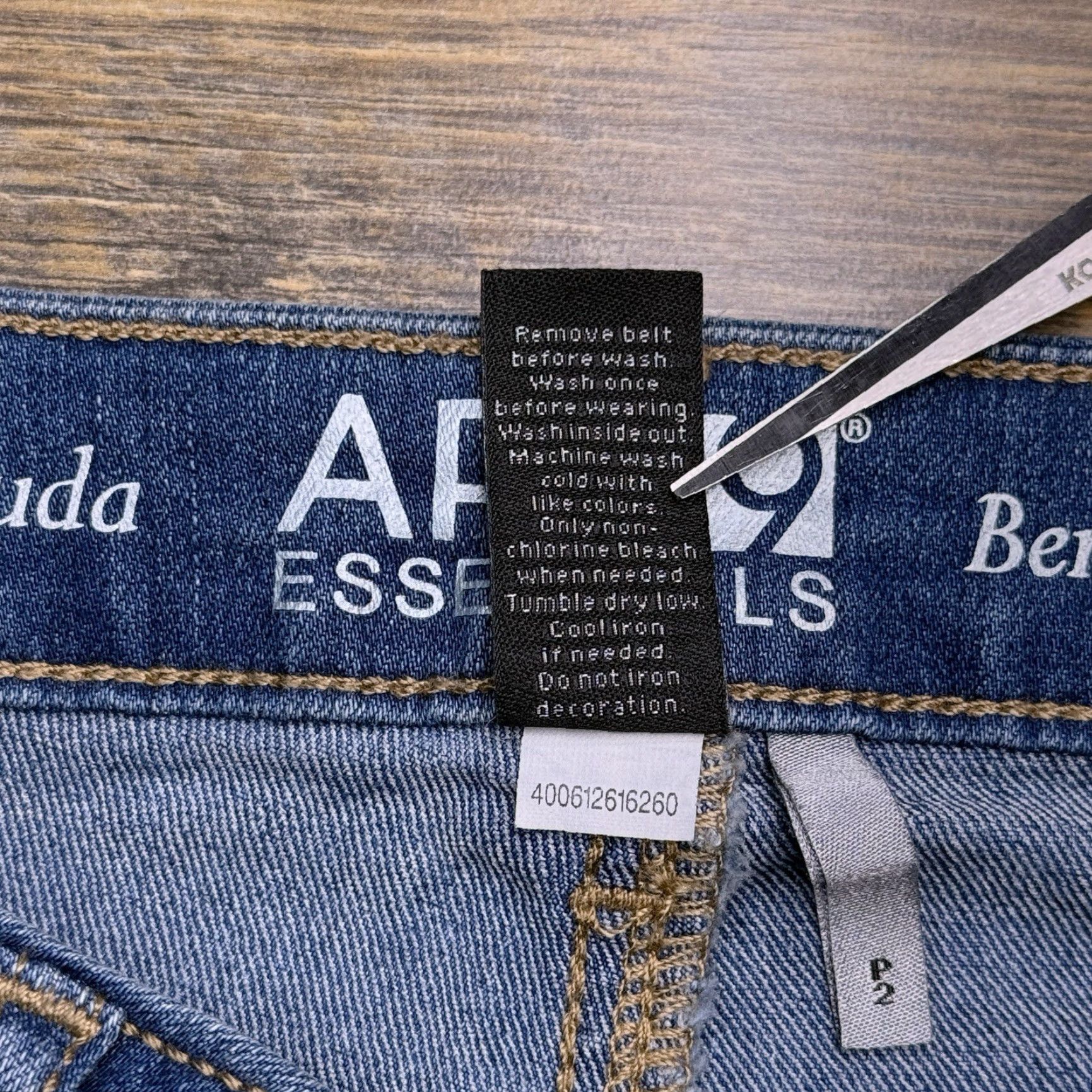 Apt. 9 **Apt. 9 Blue Petite Women's Bermuda Shorts Cuffed Belted New** User: **New Title: Bermuda Blue Petite Women's Apt. 9 Shorts Cuffed Belted** Size 26" / US 2 / IT 38 - 5 Thumbnail