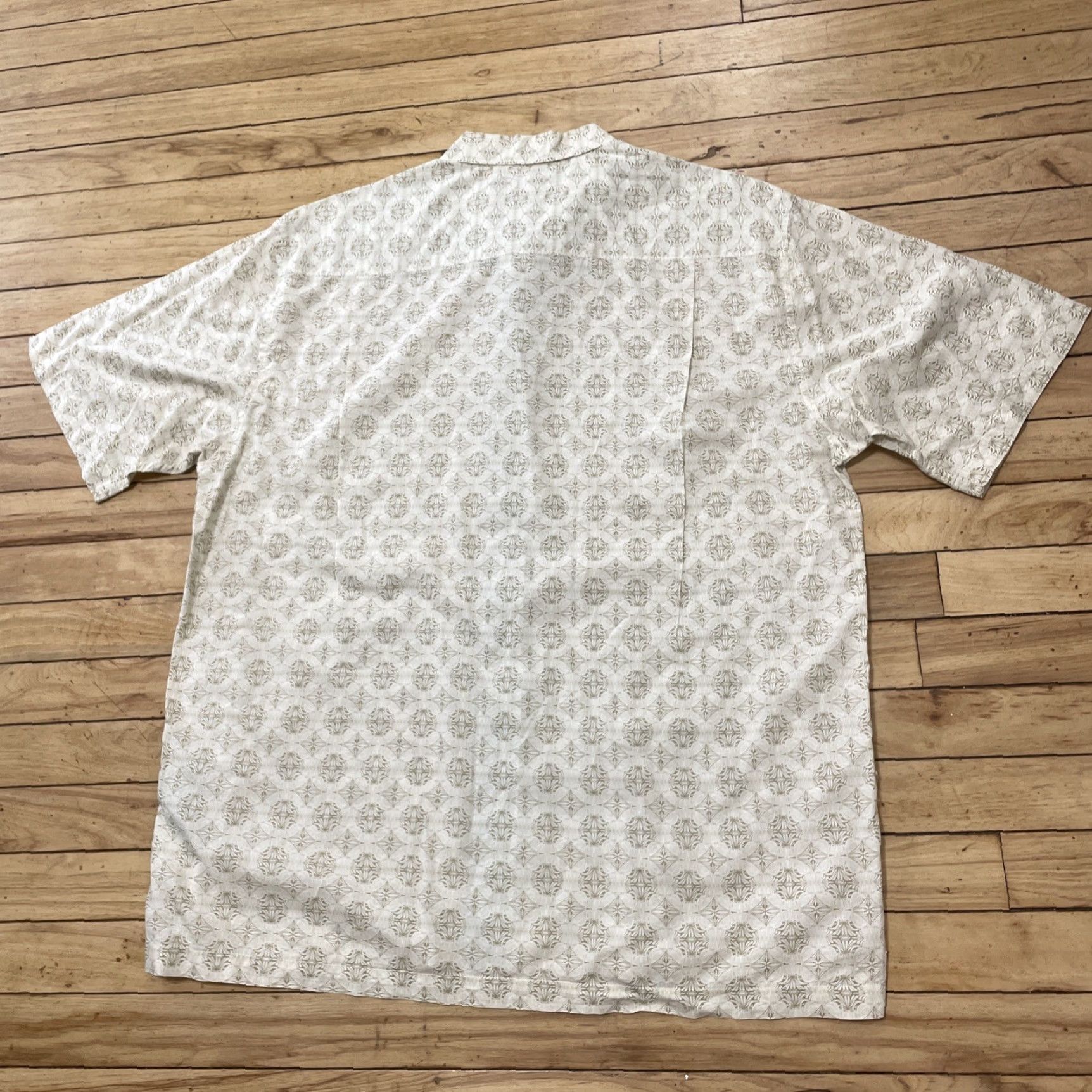 Quiksilver VINTAGE Quiksilver Shirt Men L Geometric Western 50" Tan Cream Button-Up Casual Short Sleeve Geometric Pattern Mens Size US L / EU 52-54 / 3 - 2 Thumbnail
