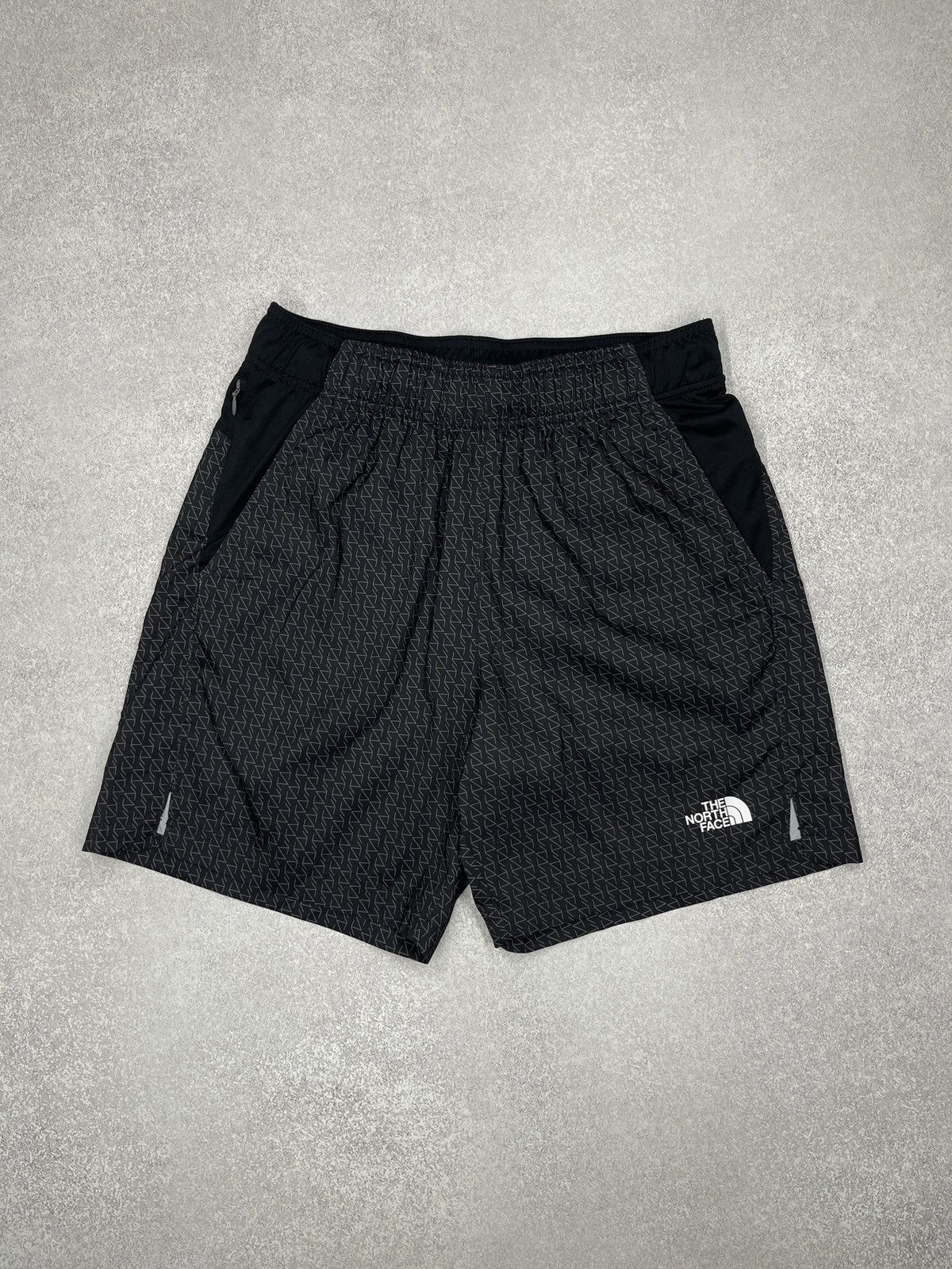 The North Face Mens The North Face Shorts Grey/Black Size S Size US 30 / EU 46 - 2 Thumbnail