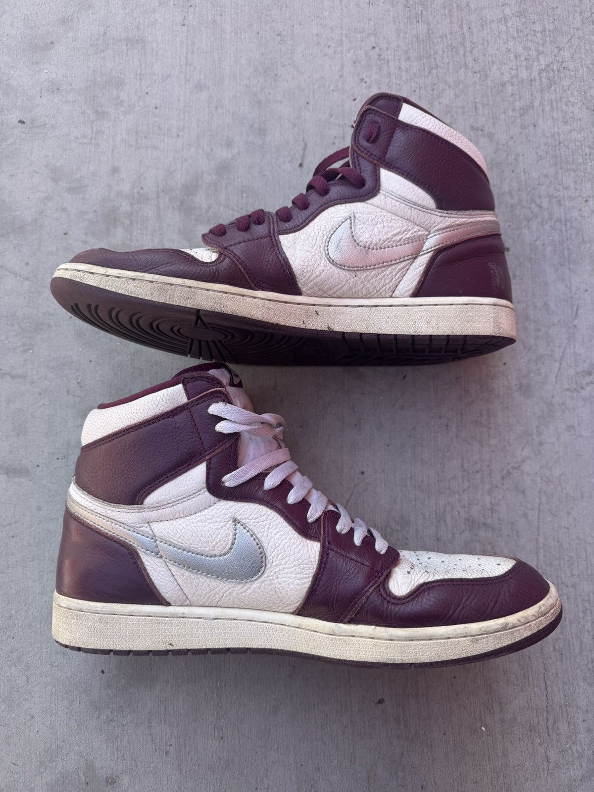 Jordan Brand JORDAN 1 RETRO HIGH OG BORDEAUX SIZE 12 Size US 12 / EU 45 - 2 Thumbnail