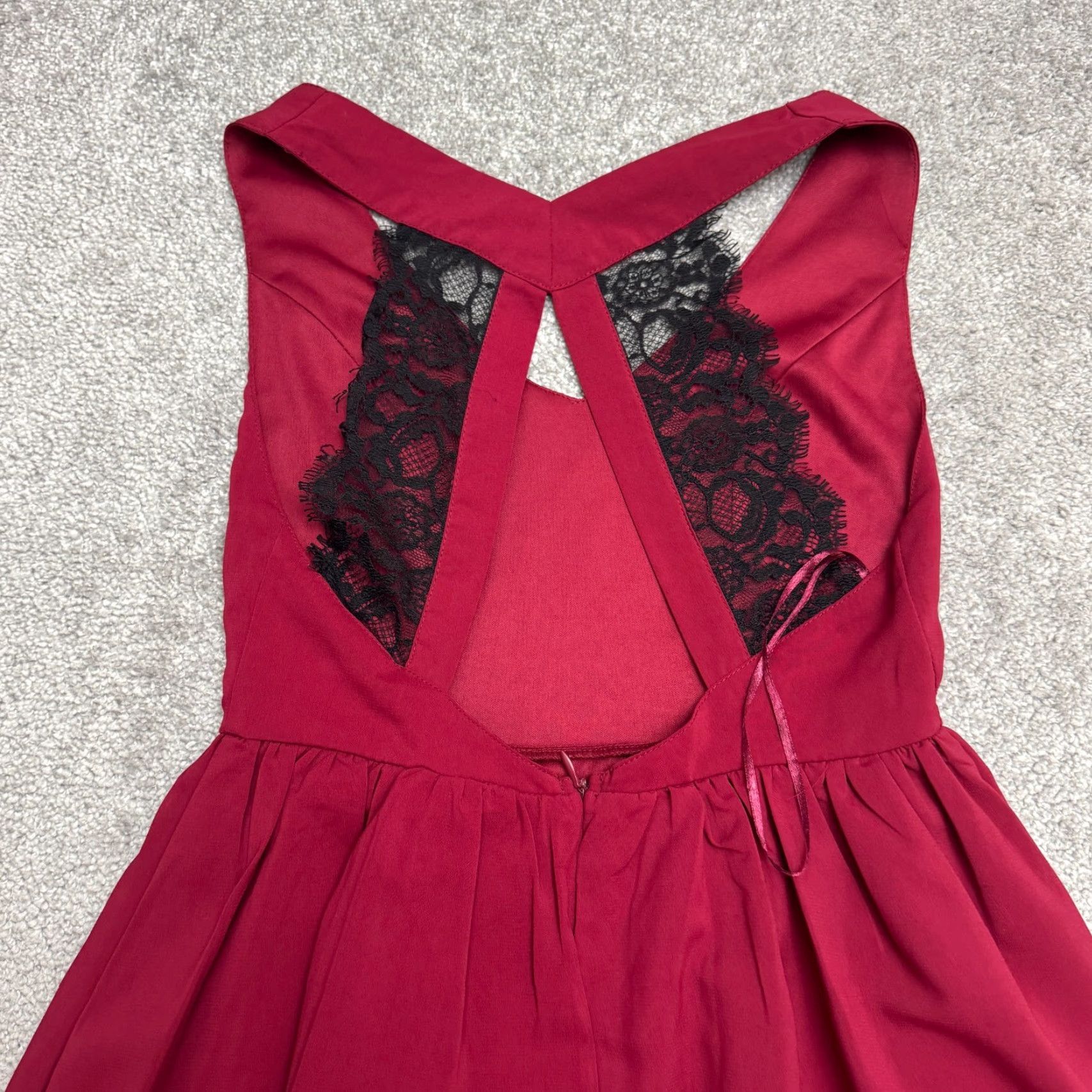 TOBI Lace Cut Out Back V-neck A-Line Fit & Flare Mini Dress Womens Small