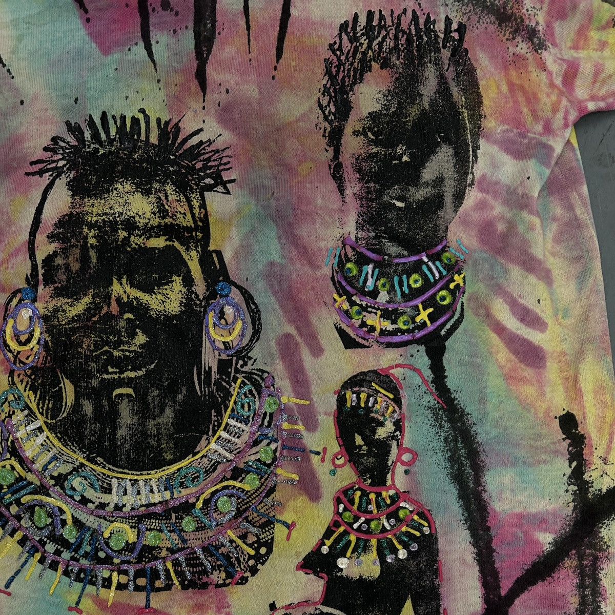 Vintage 1993 Hand-Painted African Tribal Art Tie-Dye Tee Size US XL / EU 56 / 4 - 5 Thumbnail
