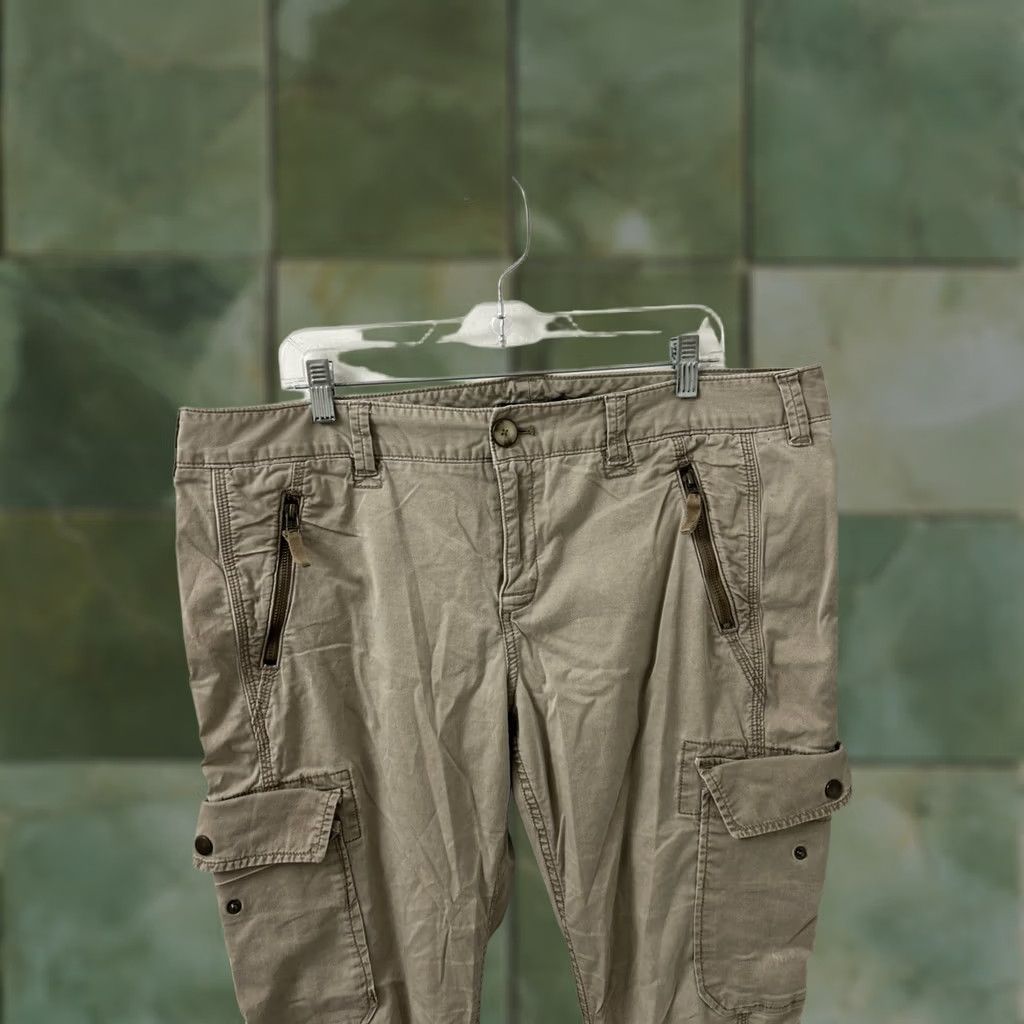 Eddie Bauer Eddie Bauer Cargo Pants Womens 18 Tan Beige Zip Pockets Tapered Regular 30in 40in Inseam Cargo Trousers Elastic Ankle Zip Govt Size 40" / US 18 - 1 Thumbnail
