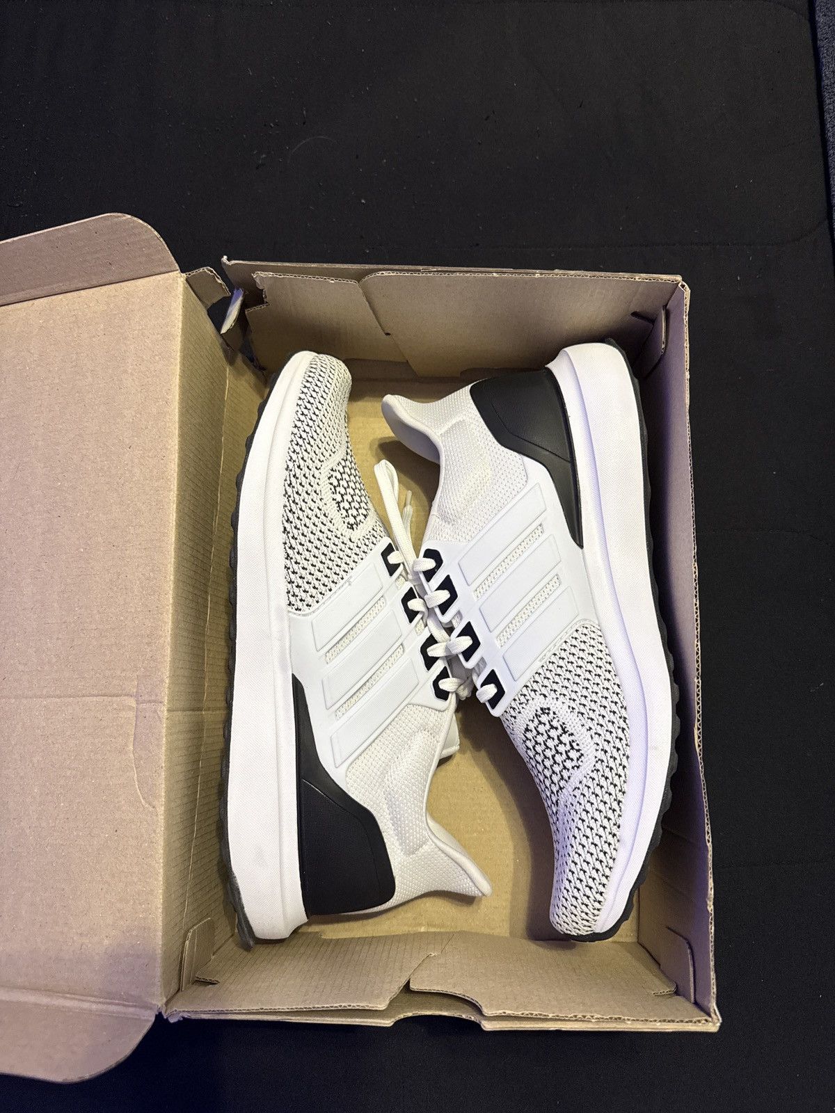 Adidas UBOUNCE DNA Size US 10 / EU 43 - 2 Thumbnail