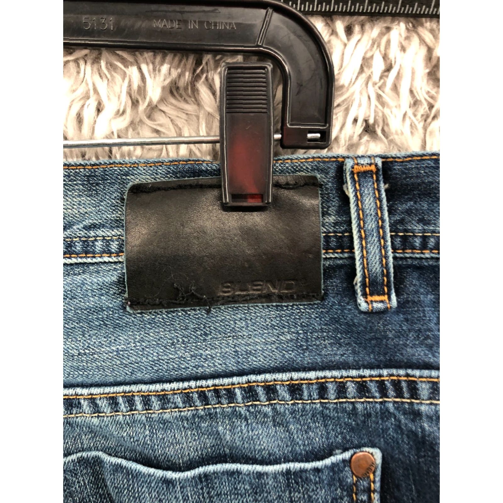 Vintage Blend Jeans Mens Size 33 Dark Wash Blue Denim Straight Leg Mid Rise 34 In Inseam 5-Pocket Brand Blend Regular Cotton Blend Jeans Mens Size US 33 - 6 Thumbnail