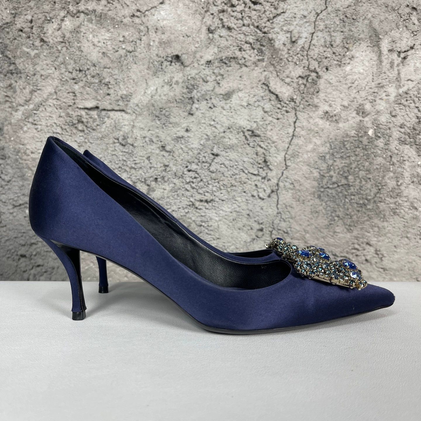 Roger Vivier Roger Vivier RV Crystal Buckle Pumps 36.5 Size US 6 / IT 36 - 2 Thumbnail