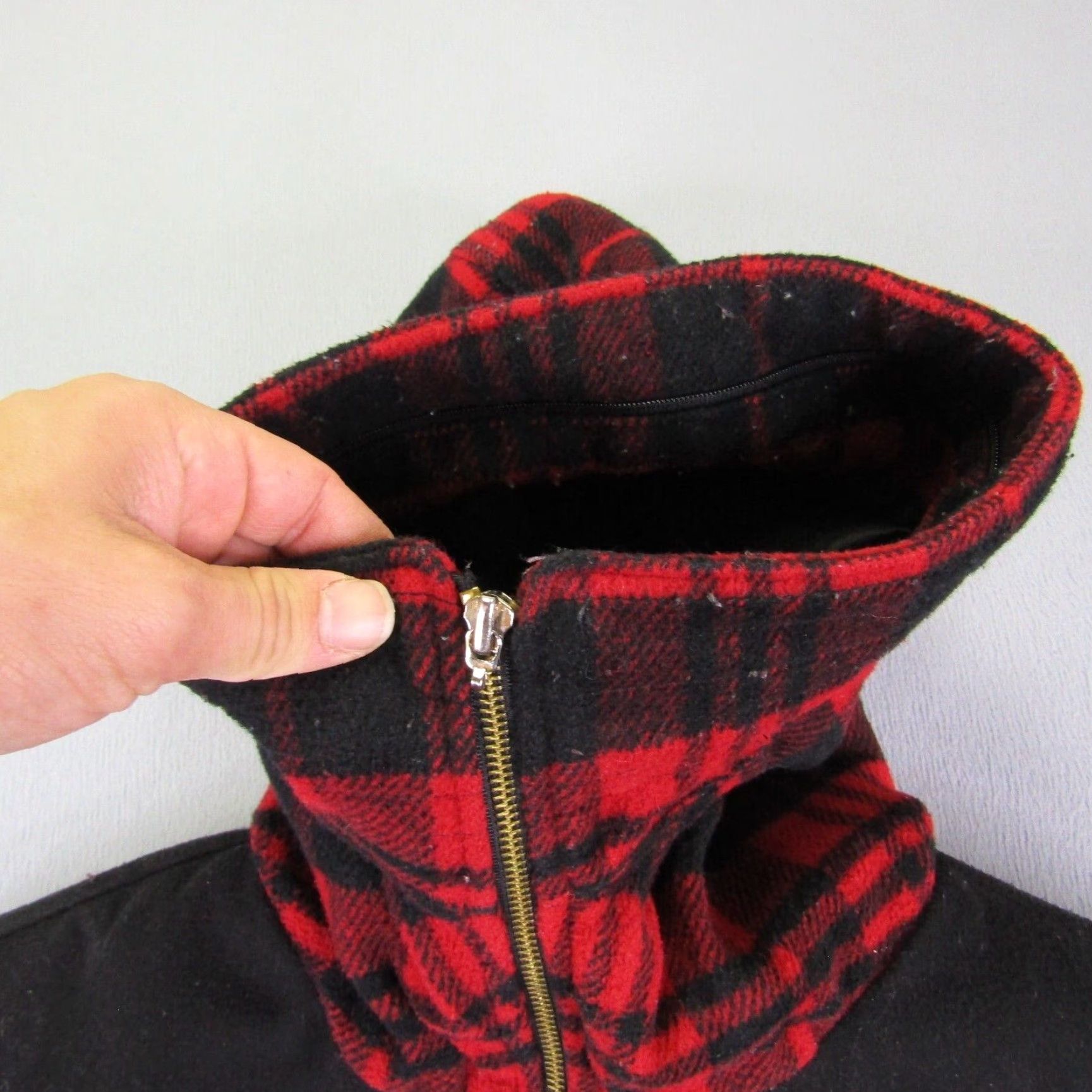 Coogi VINTAGE COOGI Jacket Womens Large Black Plaid Wool Blend Toggle Coat Outdoor Casual Size L / US 10 / IT 46 - 7 Thumbnail