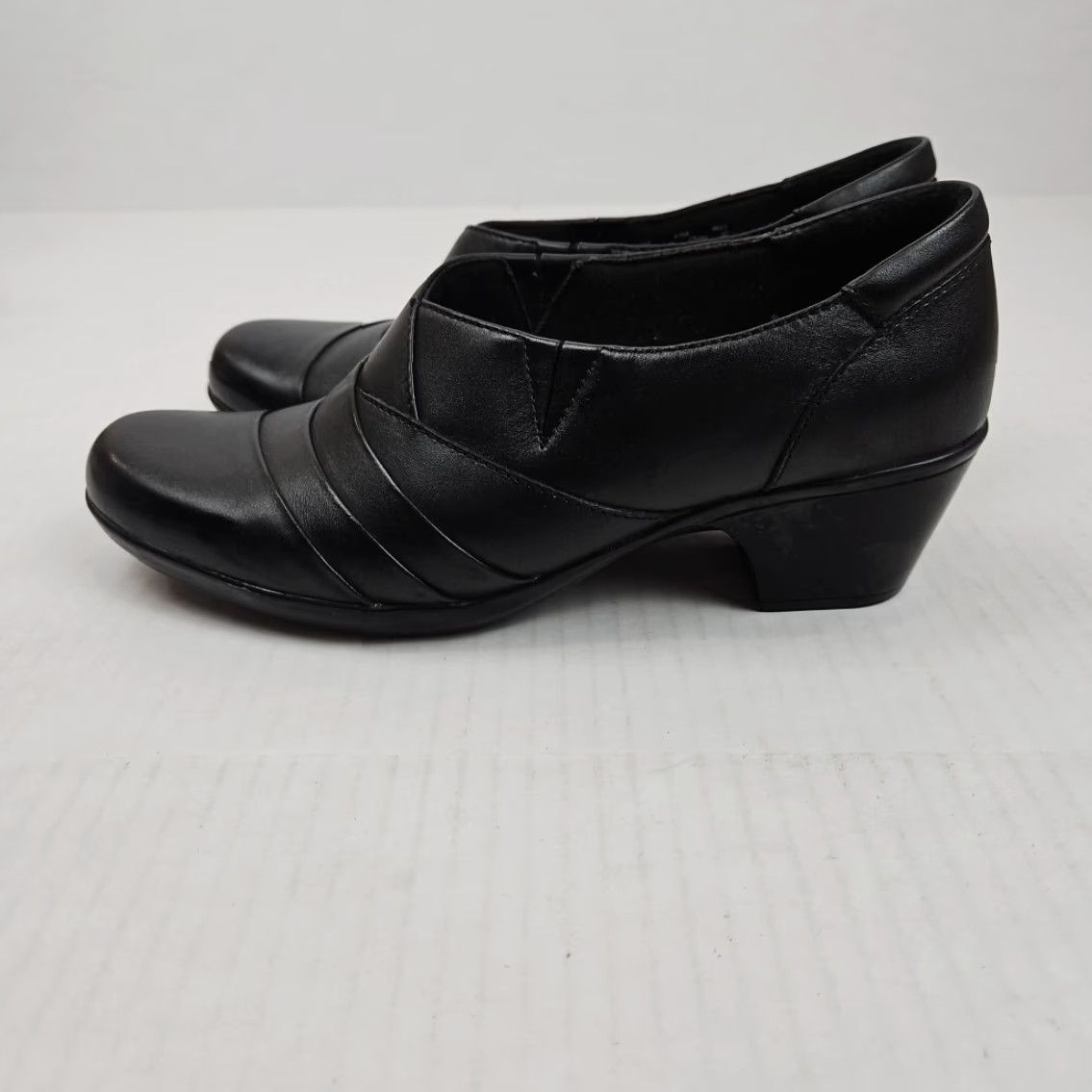 Clarks Clarks Bendables Booties Ingalls Loch Black Leather Pleated Women’s 9.5M Boots Size US 10 / IT 40 - 7 Thumbnail