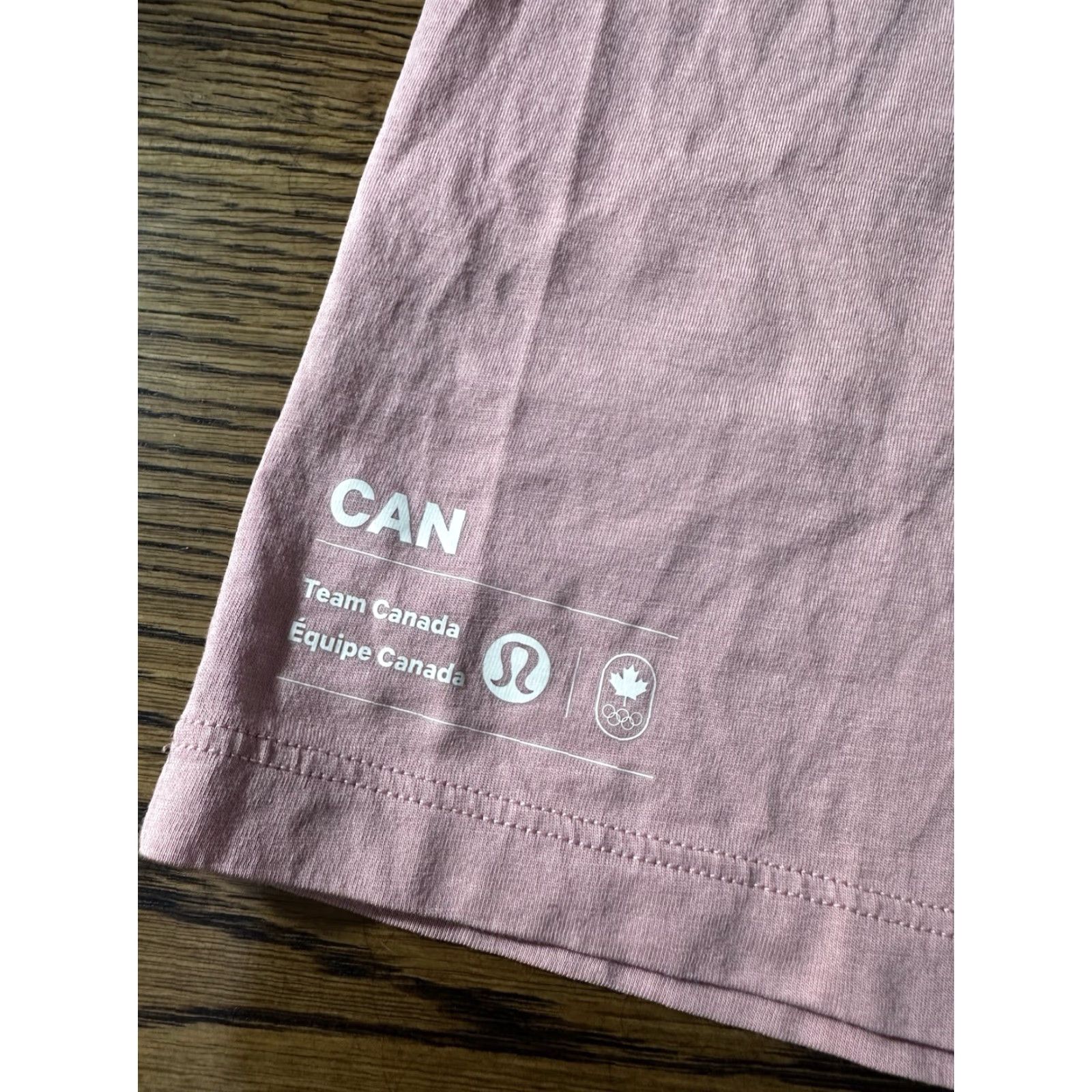 Lululemon Lululemon T-Shirt Team Canada Floral Pink Womens 8 Short Sleeve Crew Neck Activewear Casual Regular Fit XS? Wait. Size M / US 6-8 / IT 42-44 - 7 Thumbnail