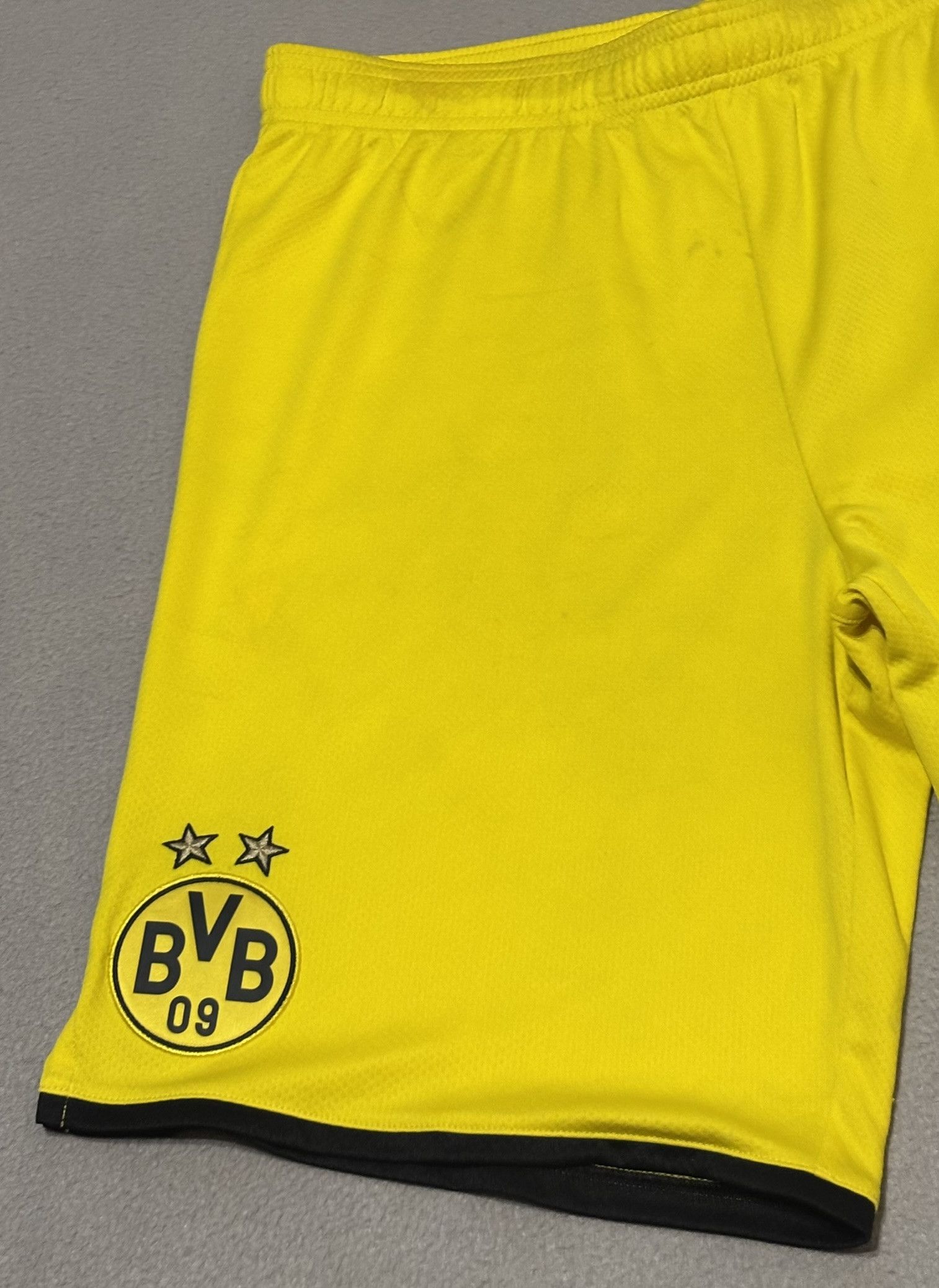 Puma Borussia Dortmund 2019/2020 Puma Football Shorts size M Size US 32 / EU 48 - 2 Thumbnail