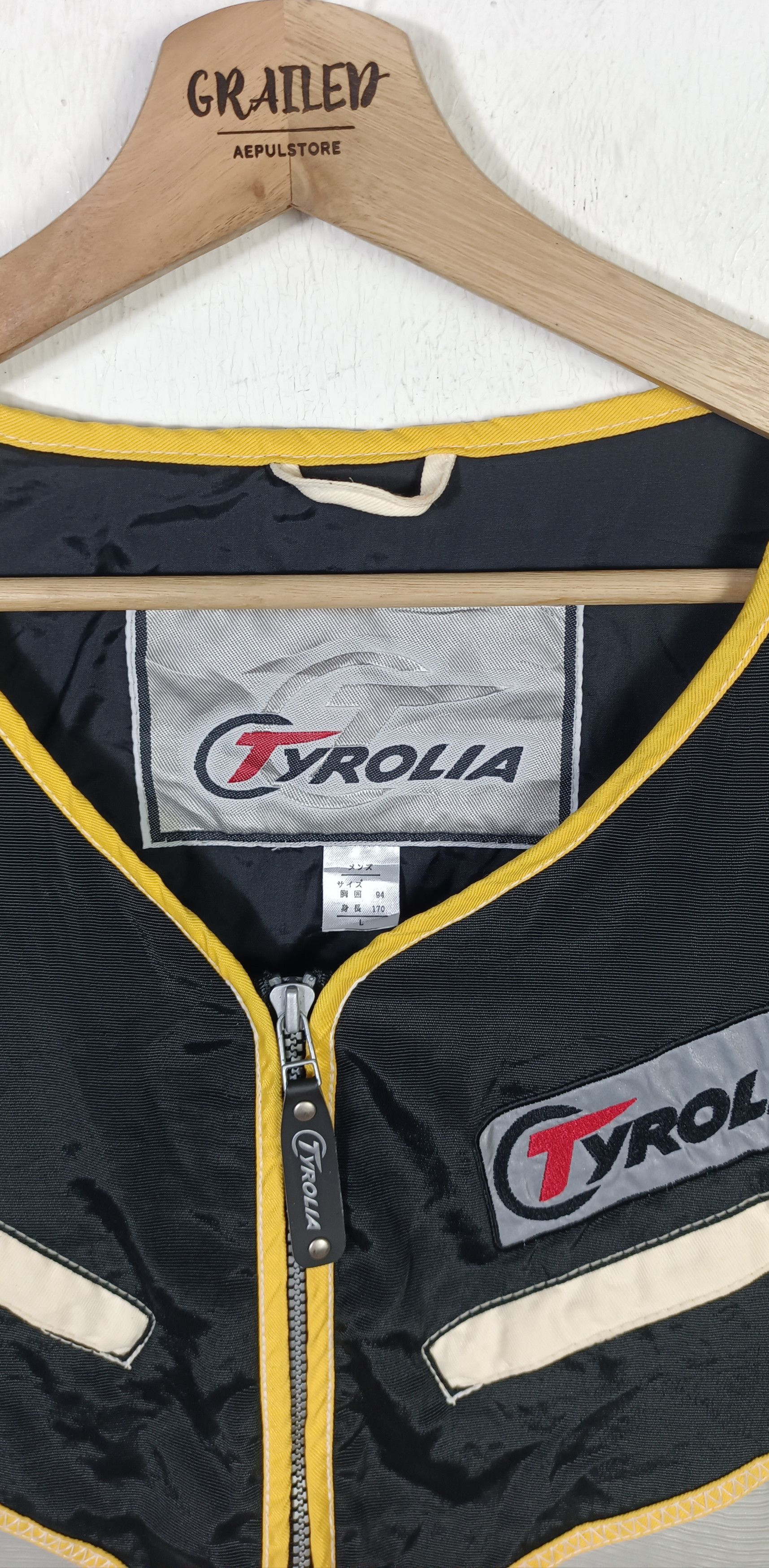 Japanese Brand Tyrolla Fishing Vest Tactical Pocket Size US XXL / EU 58 / 5 - 9 Thumbnail