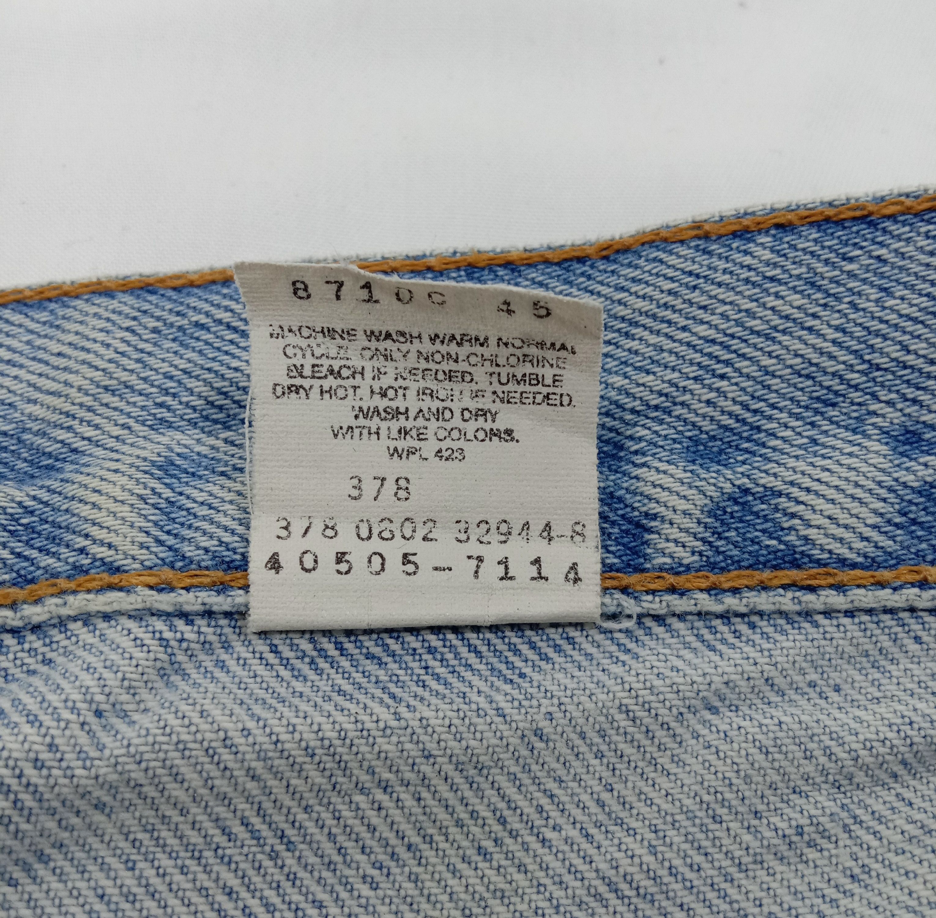 Levi's Vintage Levi’s 505 Ripped Jeans Regular Fit Light Wash Denim Size US 33 - 11 Thumbnail