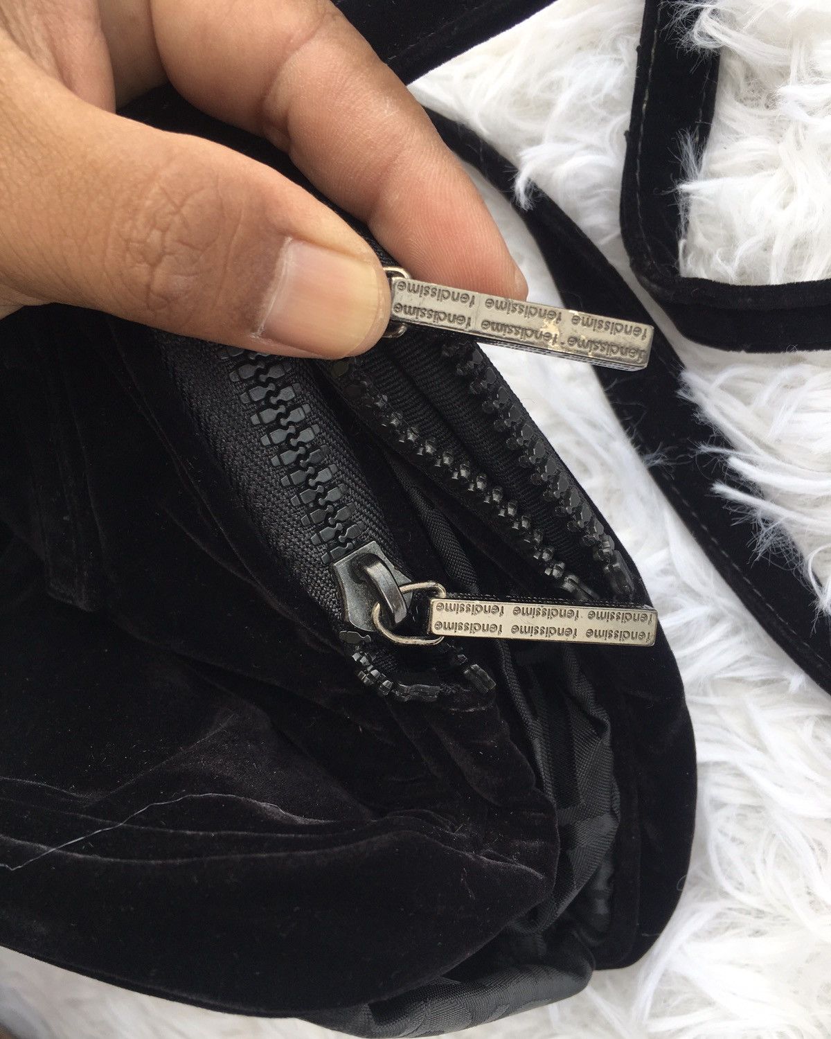 Fendi Rare Vintage Fendissme Shoulder Bag Size ONE SIZE - 23 Thumbnail