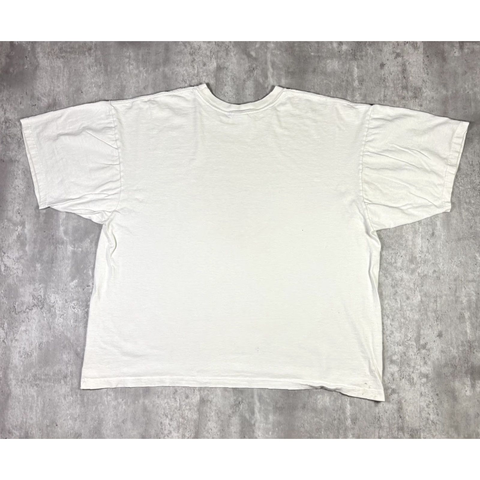 Guess VINTAGE GUESS T SHIRT White Oversized XL 90s Distressed Worn Crew Neck Short Sleeve Men Size US XL / EU 56 / 4 - 3 Thumbnail